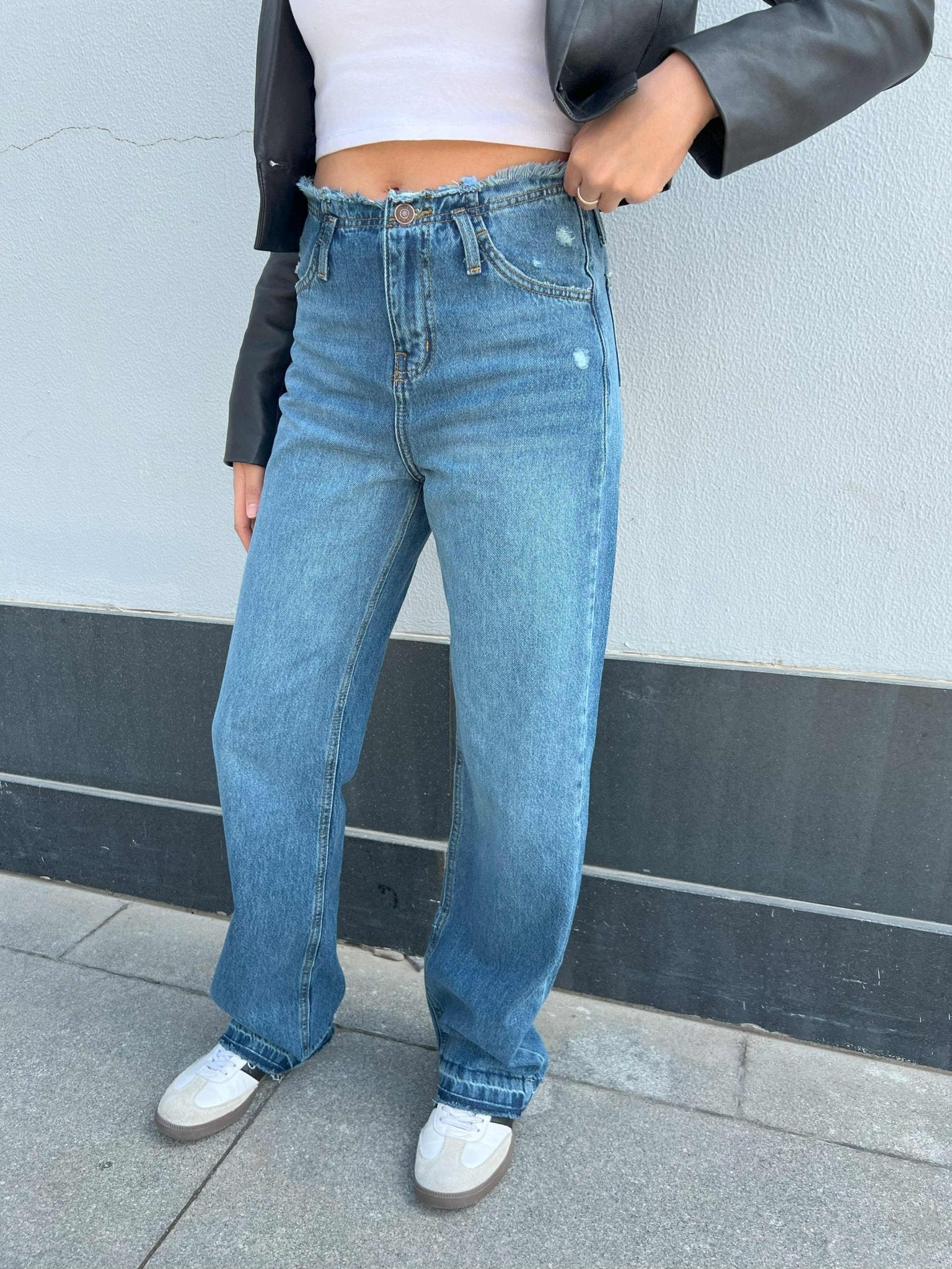 Straight - Frayed Waistband. Straight Leg CIZARO    - Cizaro Jeans