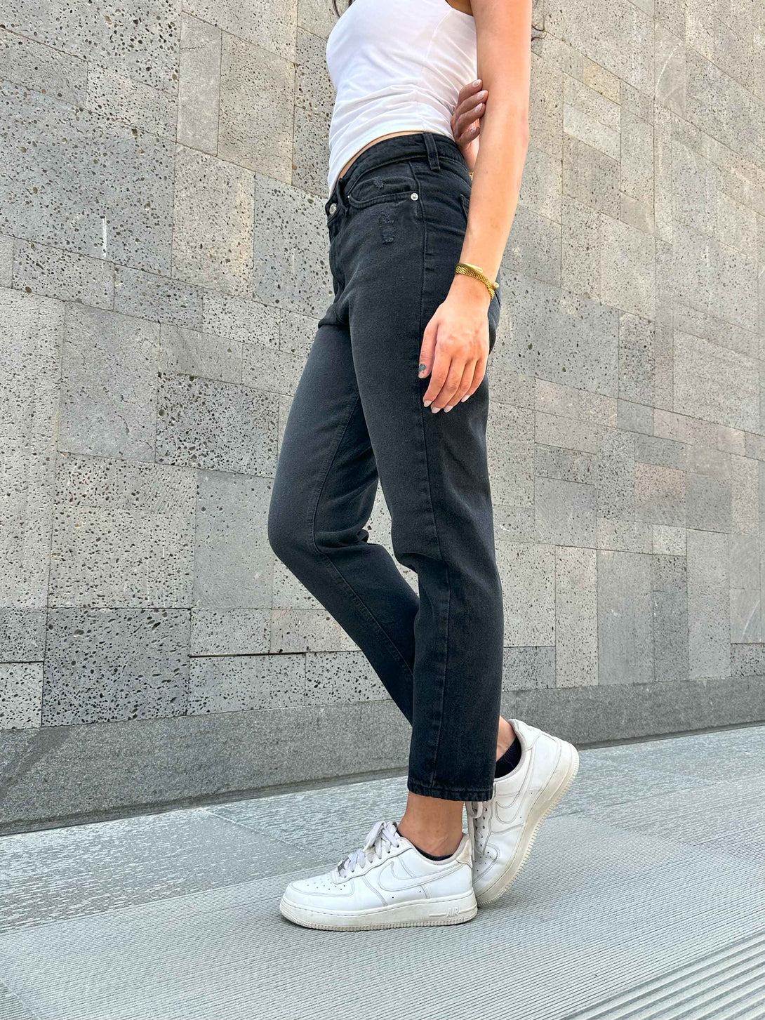 Mom-Fit - Charcoal Black. Mom-Fit CIZARO    - Cizaro Jeans