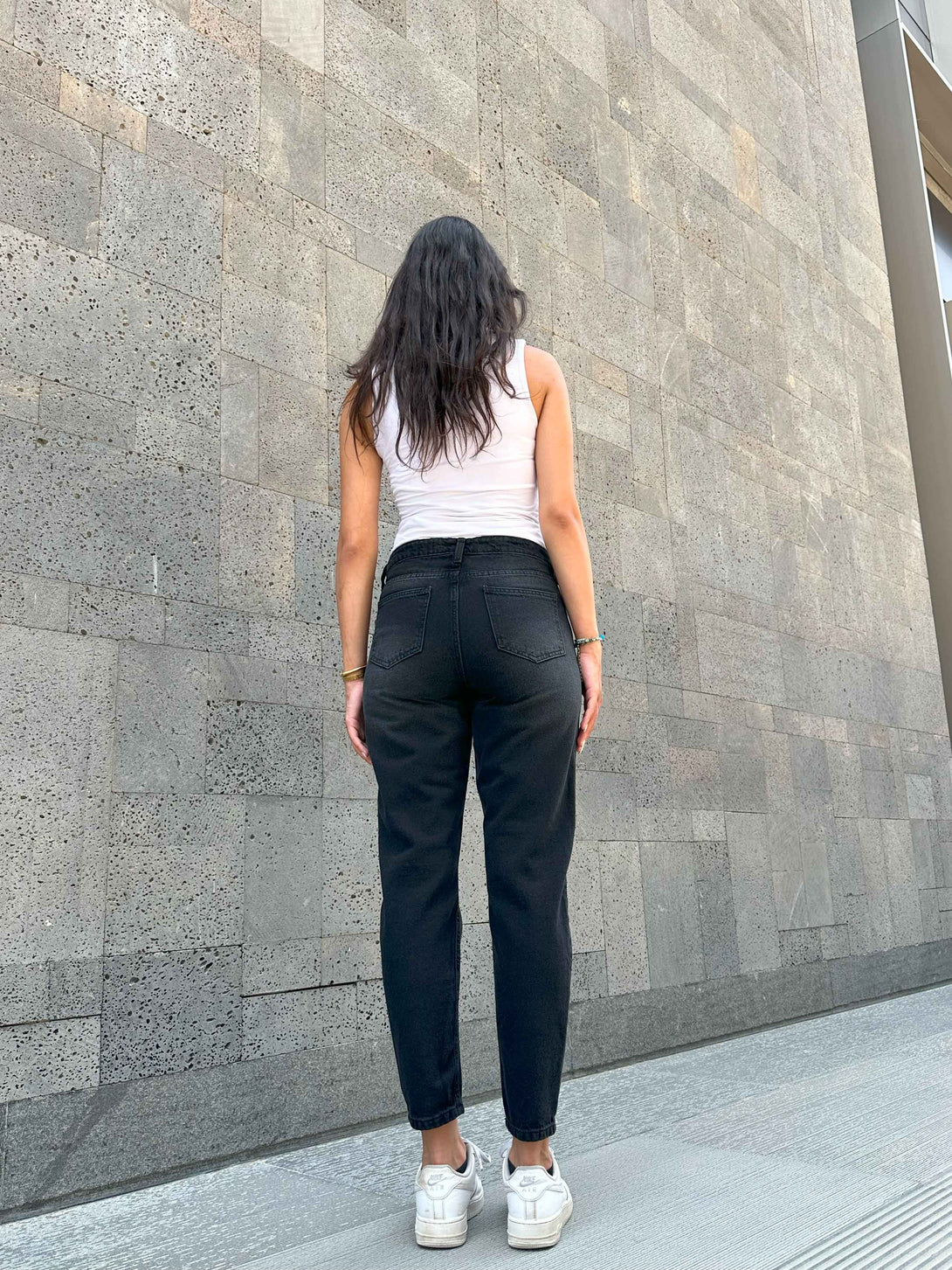 Mom-Fit - Charcoal Black. Mom-Fit CIZARO    - Cizaro Jeans