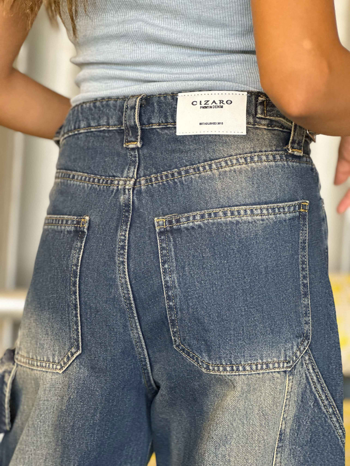 Carpenter - Mid Vintage Blue. Mom-Fit Cizaro - Cizaro Jeans