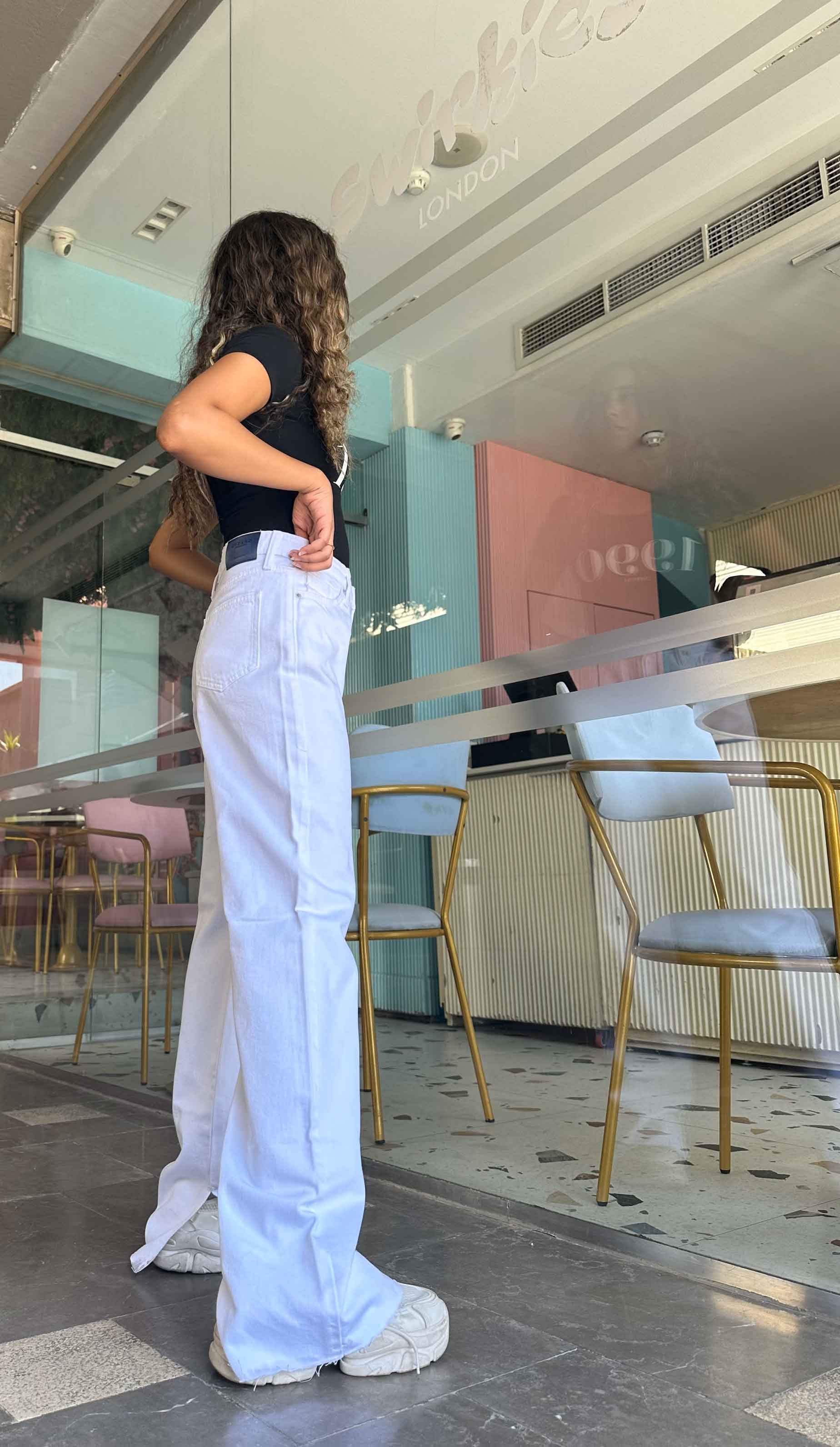 Straight Leg - White Split Hem. Straight-Leg Cizaro - Cizaro Jeans