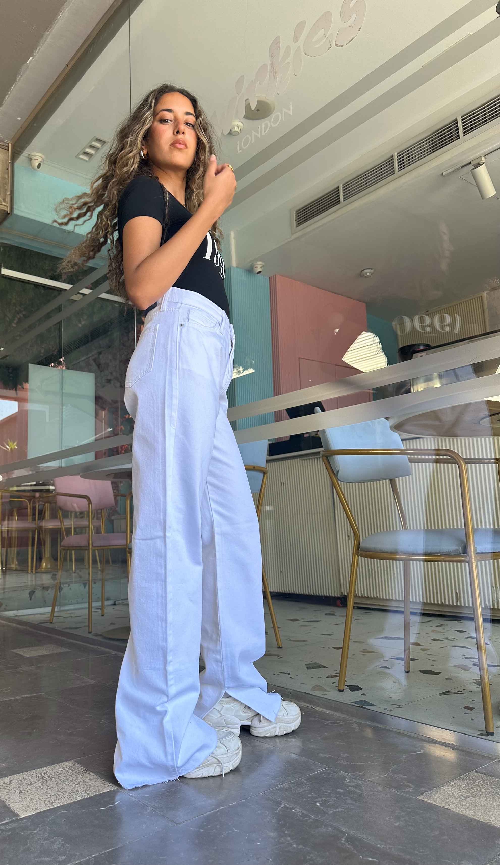 Straight Leg - White Split Hem. Straight-Leg Cizaro - Cizaro Jeans