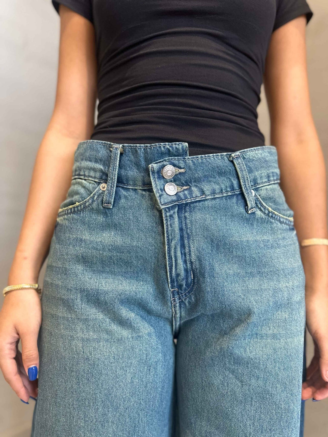 Balloon - Mid Vintage Blue Criss-Cross Jeans. Balloon CIZARO    - Cizaro Jeans