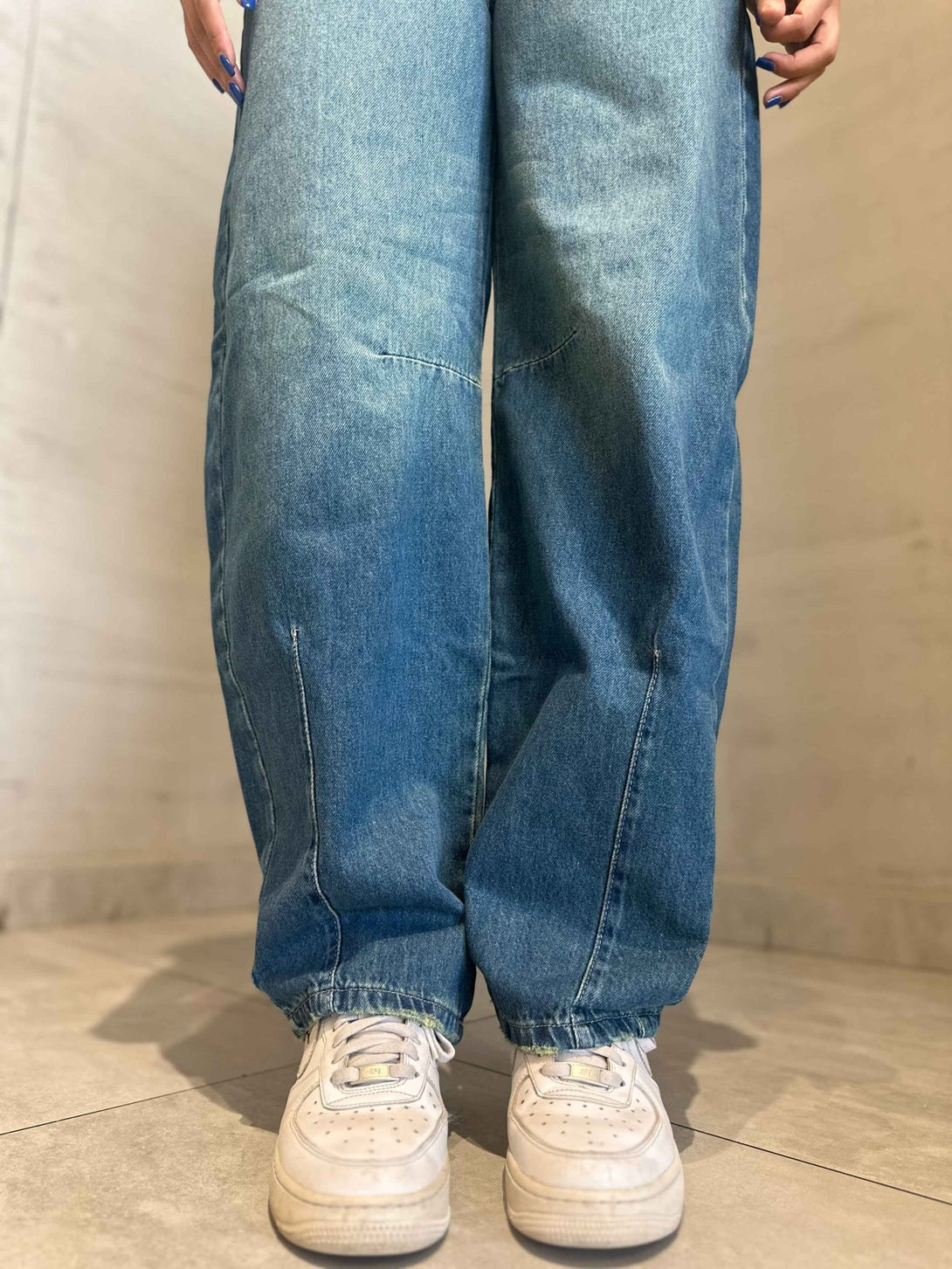 Balloon - Mid Vintage Blue Criss-Cross Jeans. Balloon CIZARO    - Cizaro Jeans