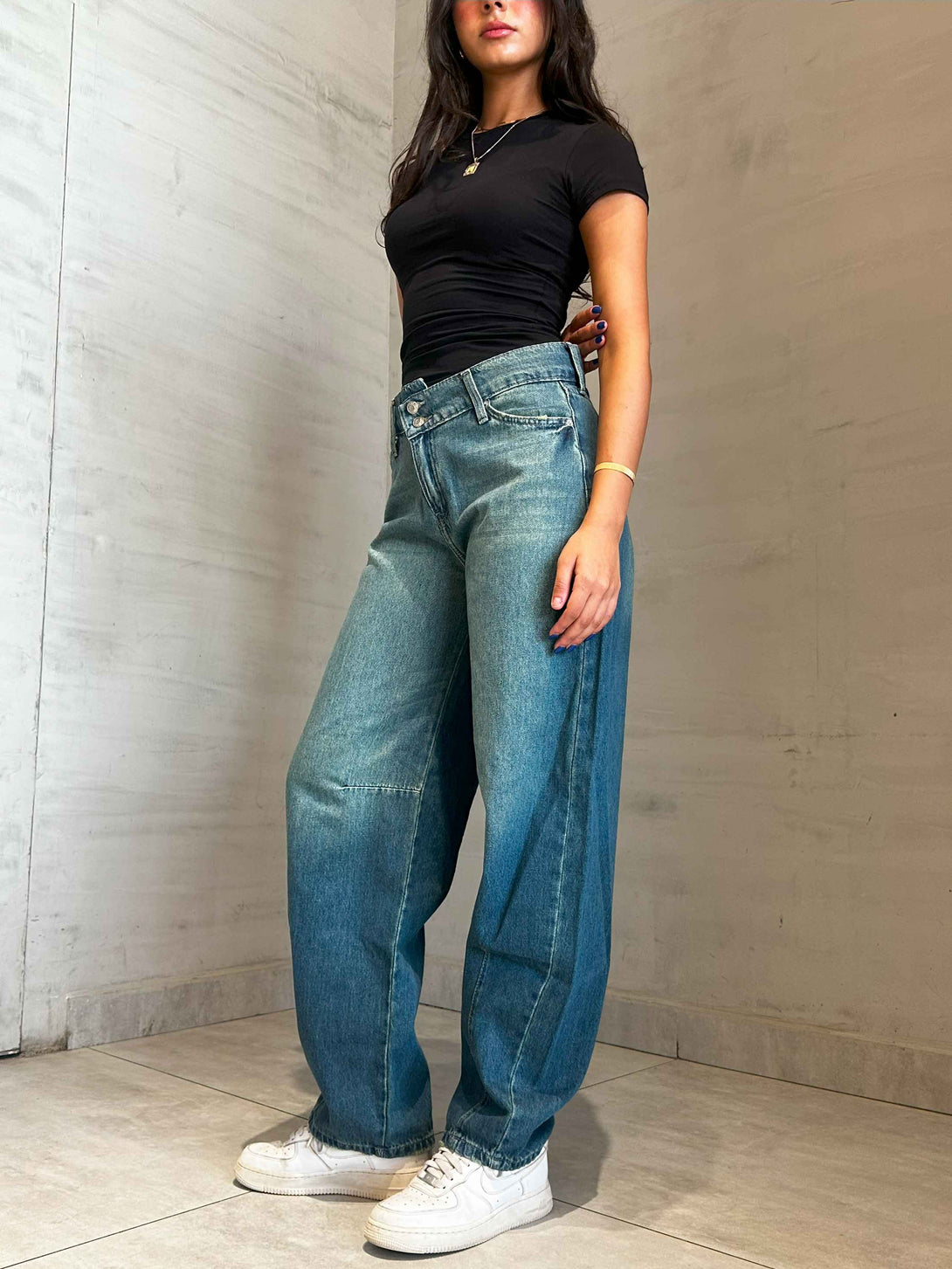 Balloon - Mid Vintage Blue Criss-Cross Jeans. Balloon CIZARO    - Cizaro Jeans