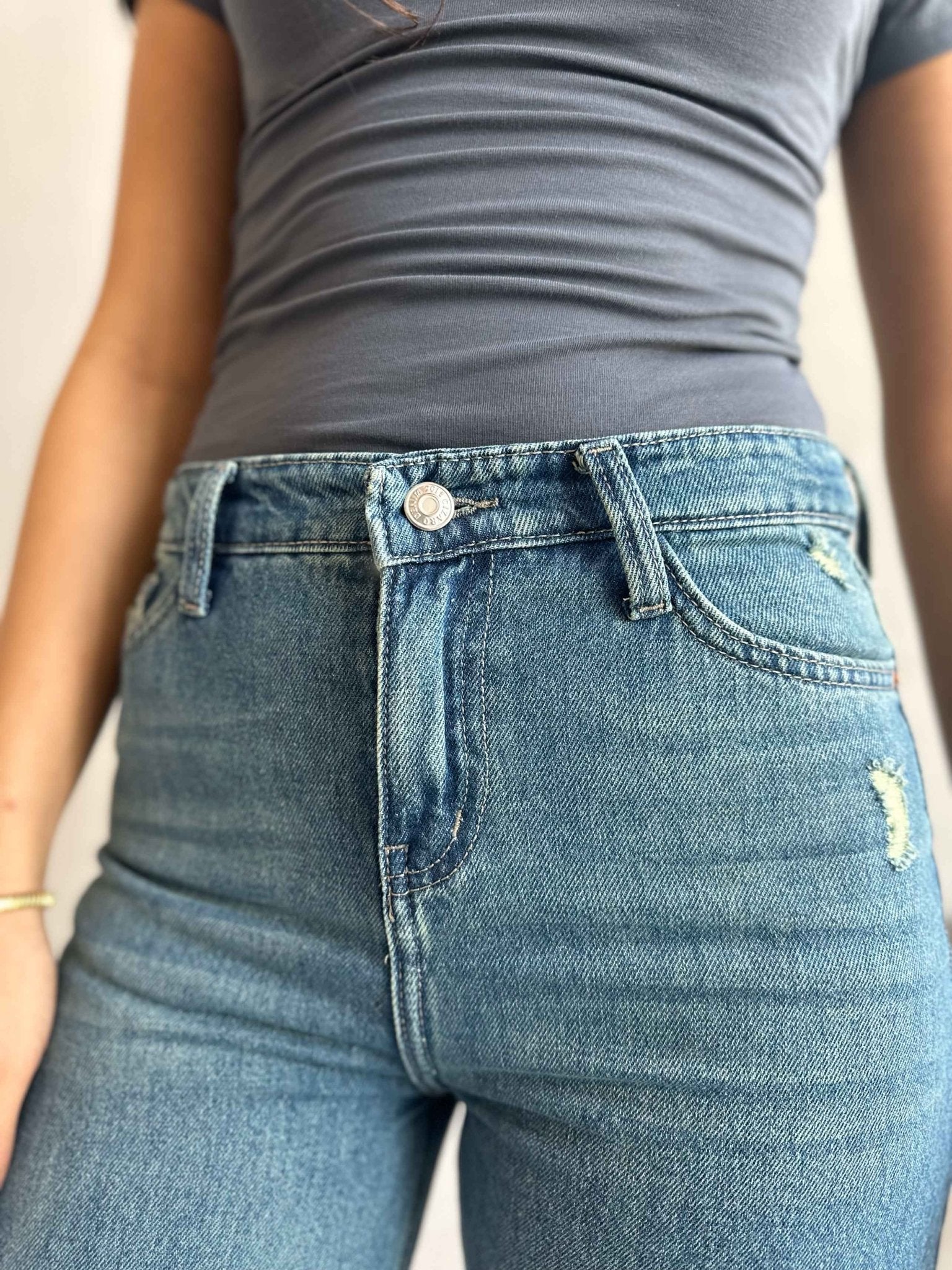 Straight Leg - Mid Vintage Blue High-Waisted Jeans. Straight Leg CIZARO    - Cizaro Jeans