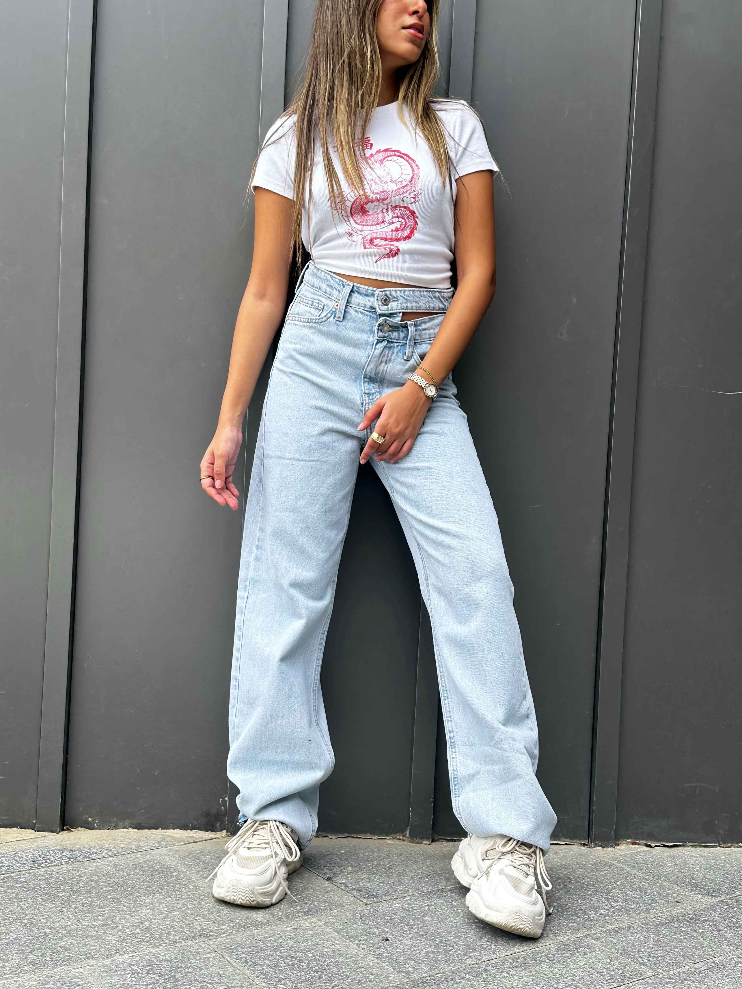 Straight - Light Blue High-Waisted Jeans. Straight-Leg CIZARO    - Cizaro Jeans