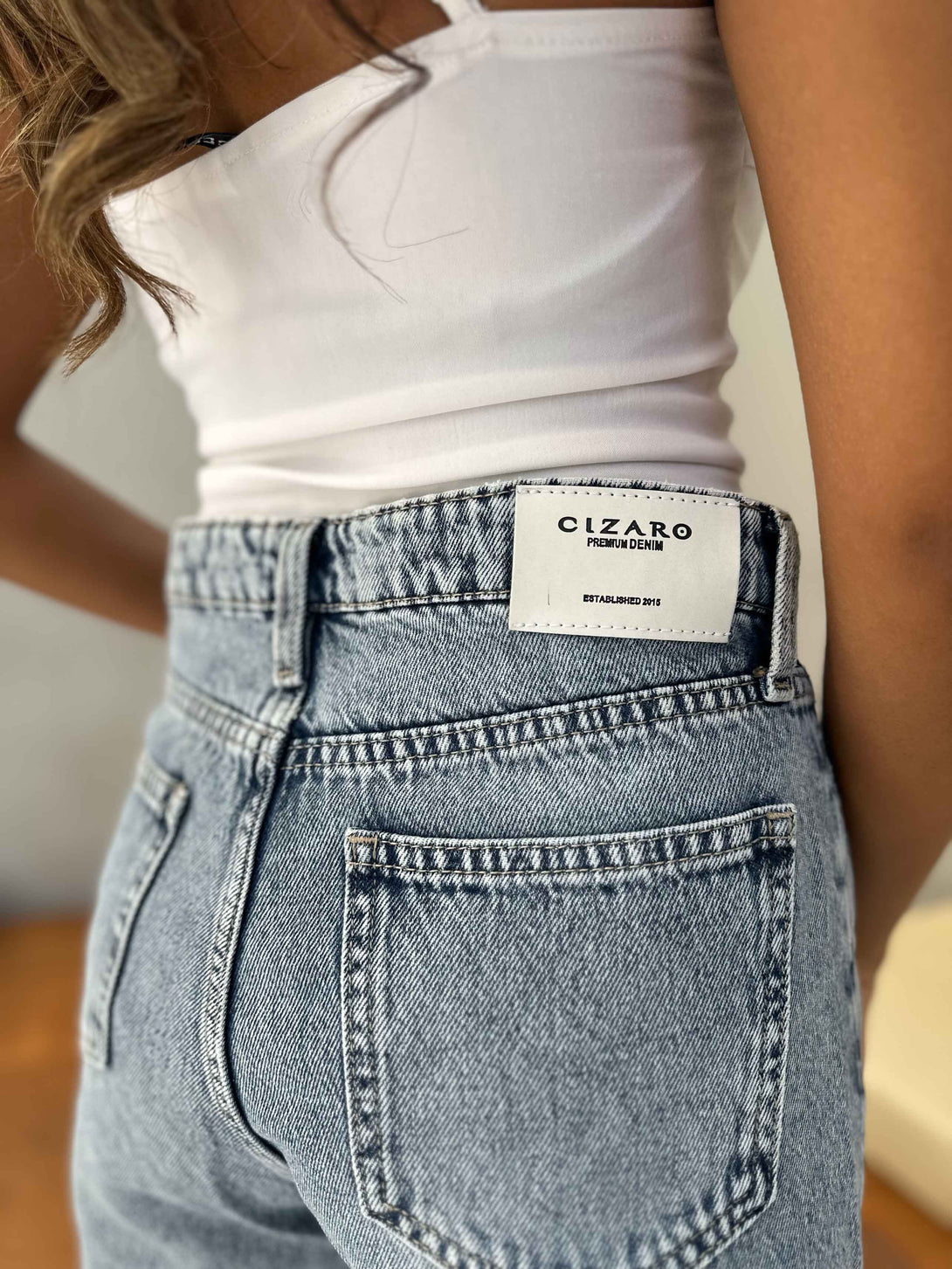 Wide Leg - Light Blue High-Waisted Jeans. Wide Leg CIZARO    - Cizaro Jeans