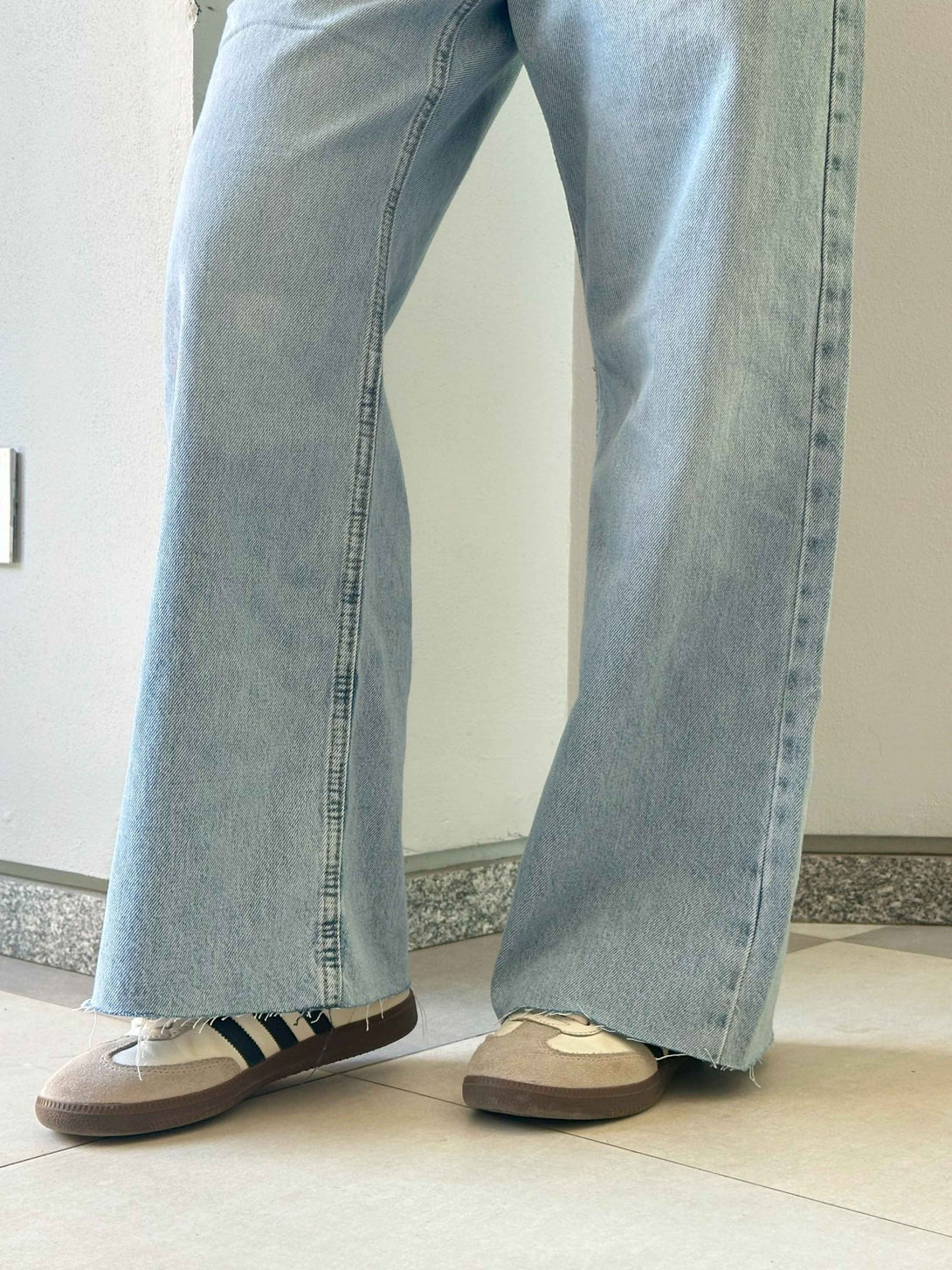 Wide Leg - Light Acid Blue Ankel Raw Hems Jeans. Wide Leg CIZARO    - Cizaro Jeans