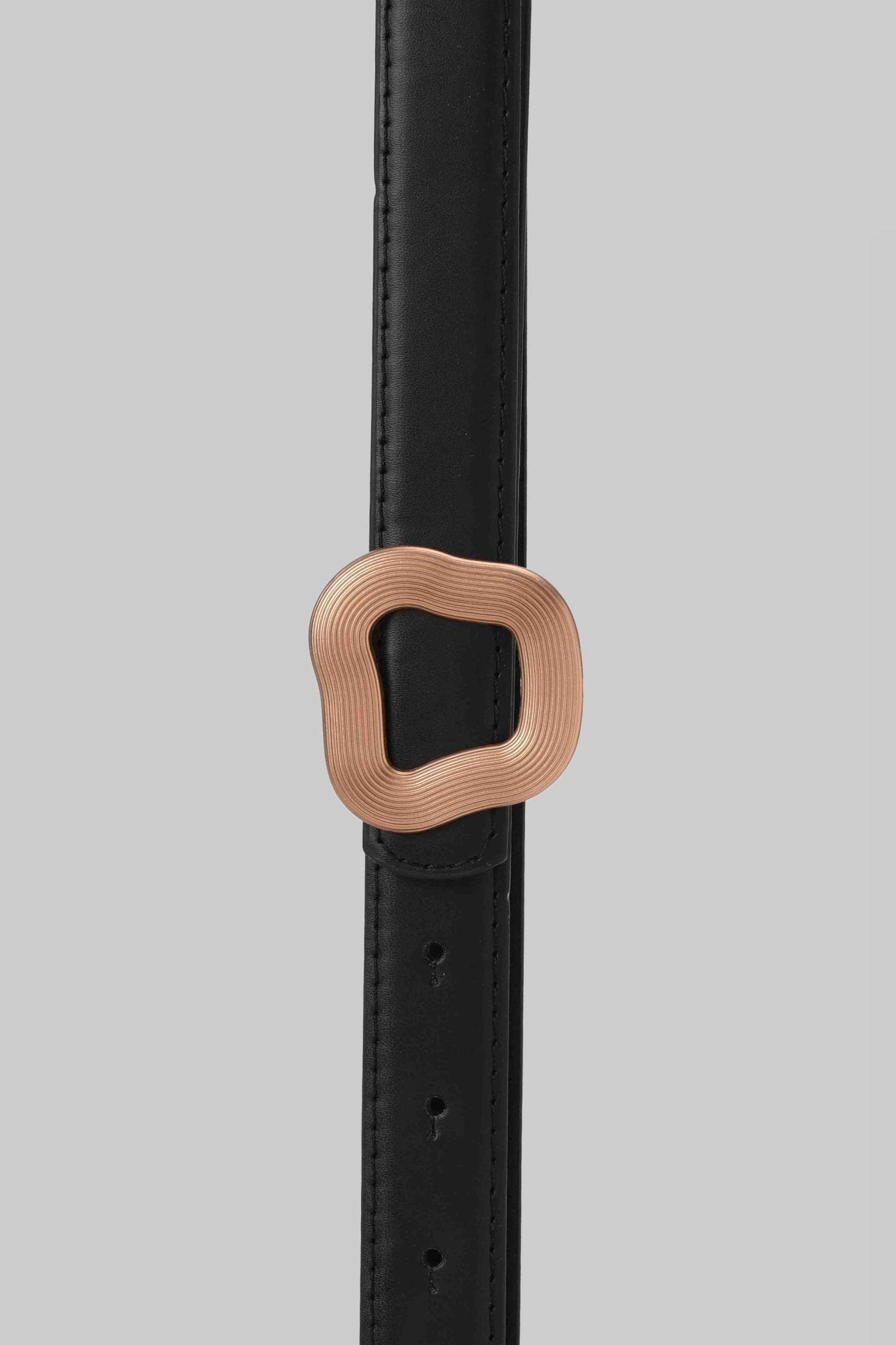Belt | The Wave Buckle Belt – Black Faux Leather Slim with Rose Gold Detail Belt - Acc CZBELT - Cizaro Jeans