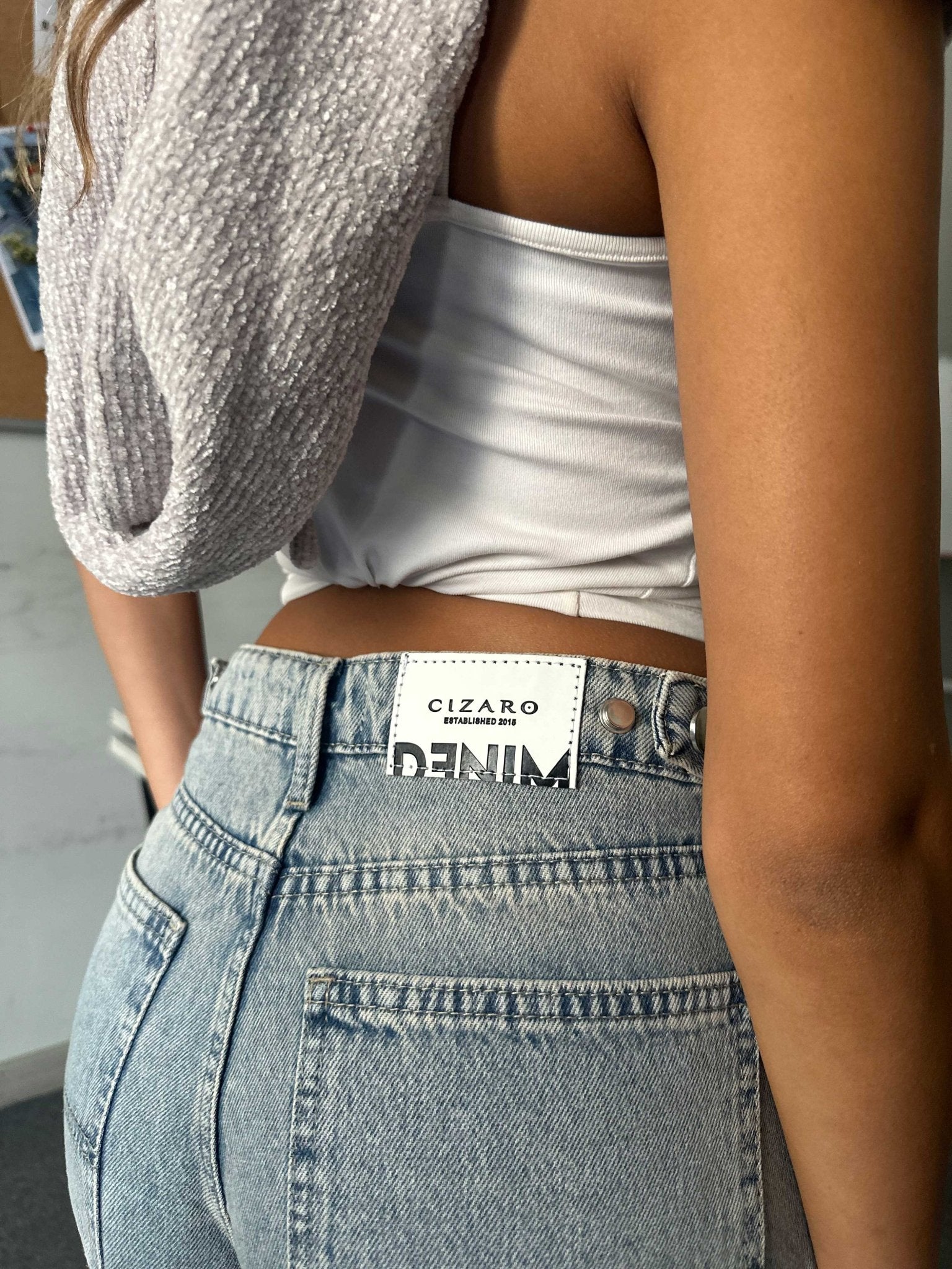 Barrel - Mid Rise Flex Waist Iced Acid Vintage Blue Jeans