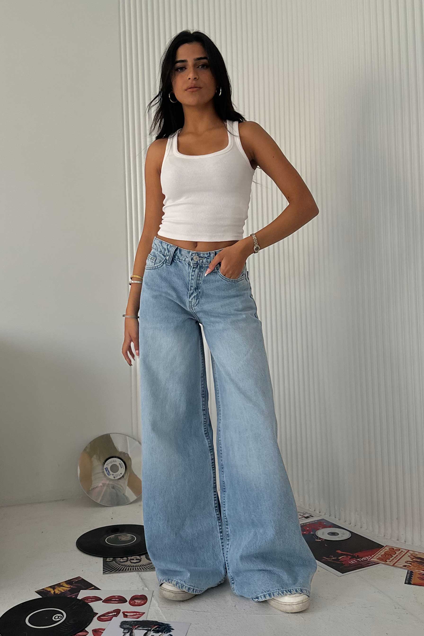 Super Baggy - Mid-Rise Bright Blue Jeans