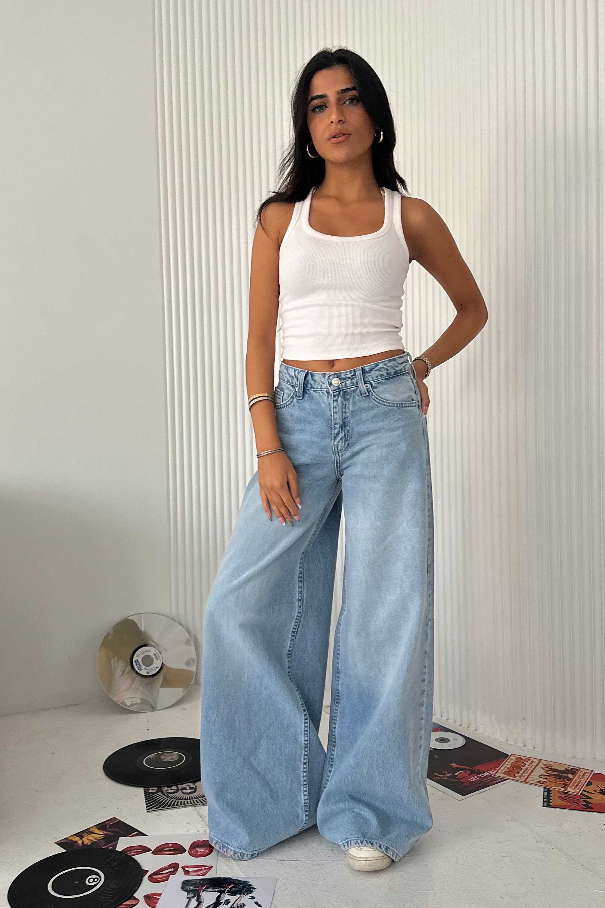 Super Baggy - Mid-Rise Bright Blue Jeans