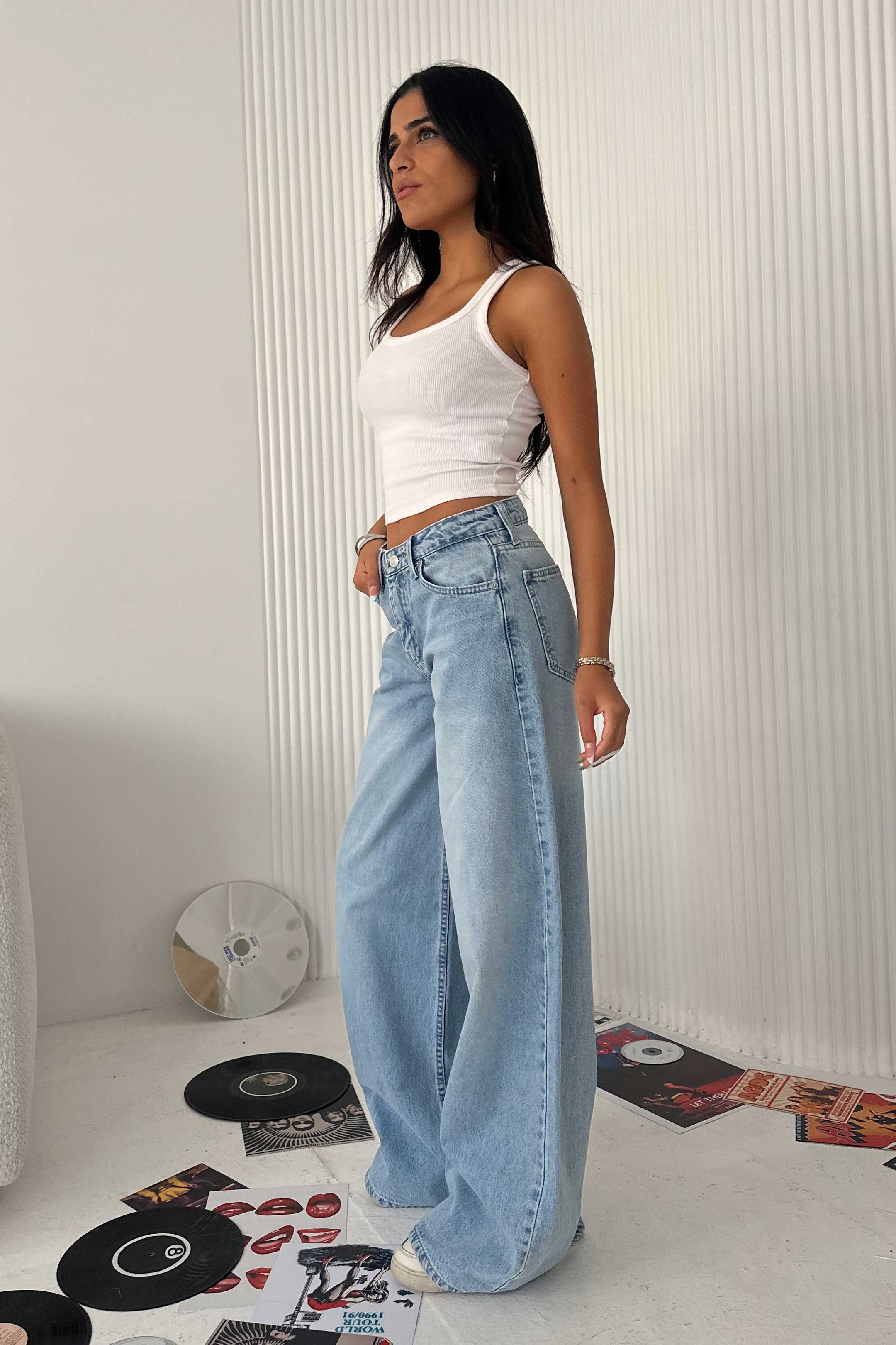 Super Baggy - Mid-Rise Bright Blue Jeans