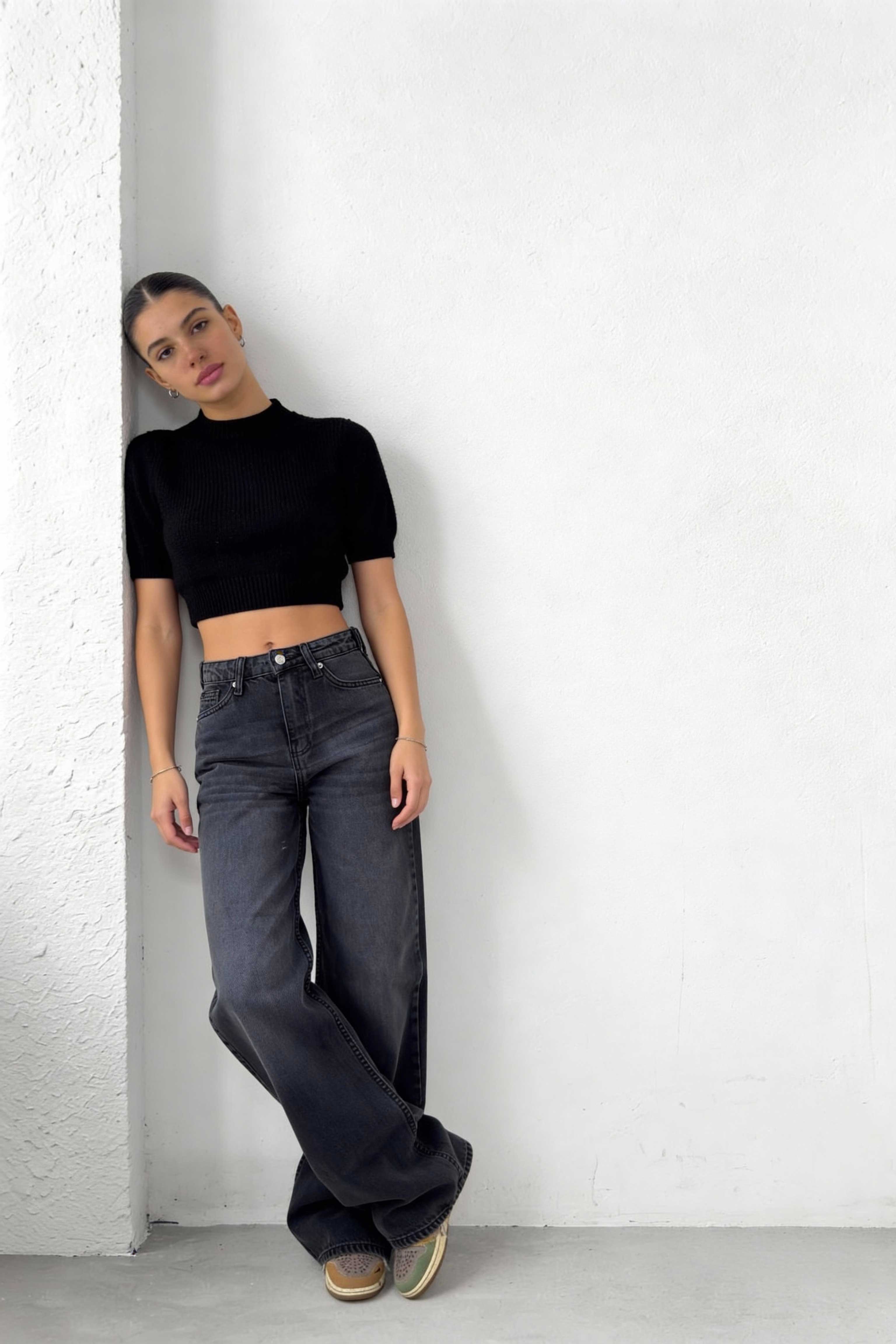Baggy – High-Waist Flex Waist Washed Black Jeans
