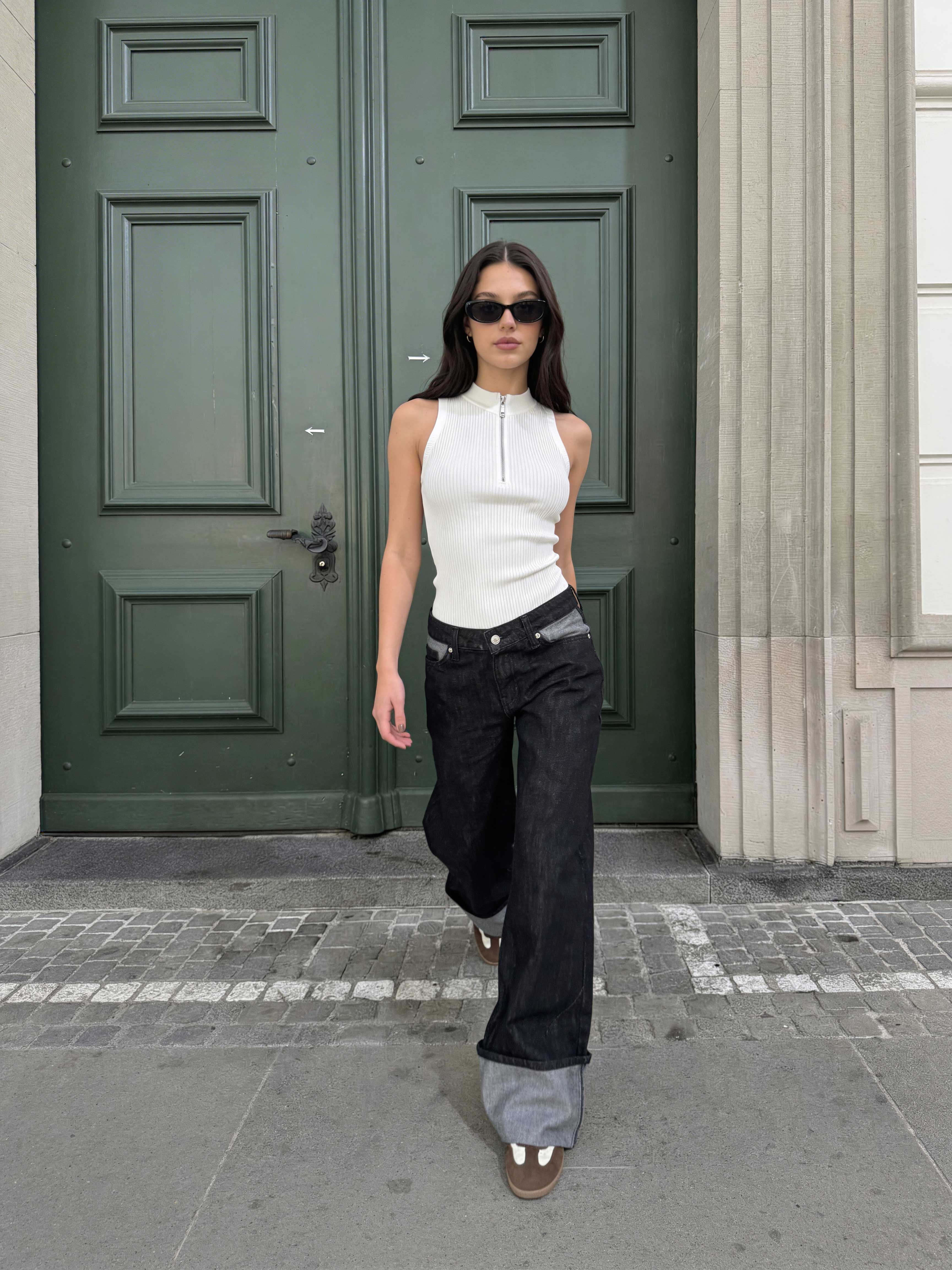 Baggy – Low-Waist Folded Black Raw Denim Jeans