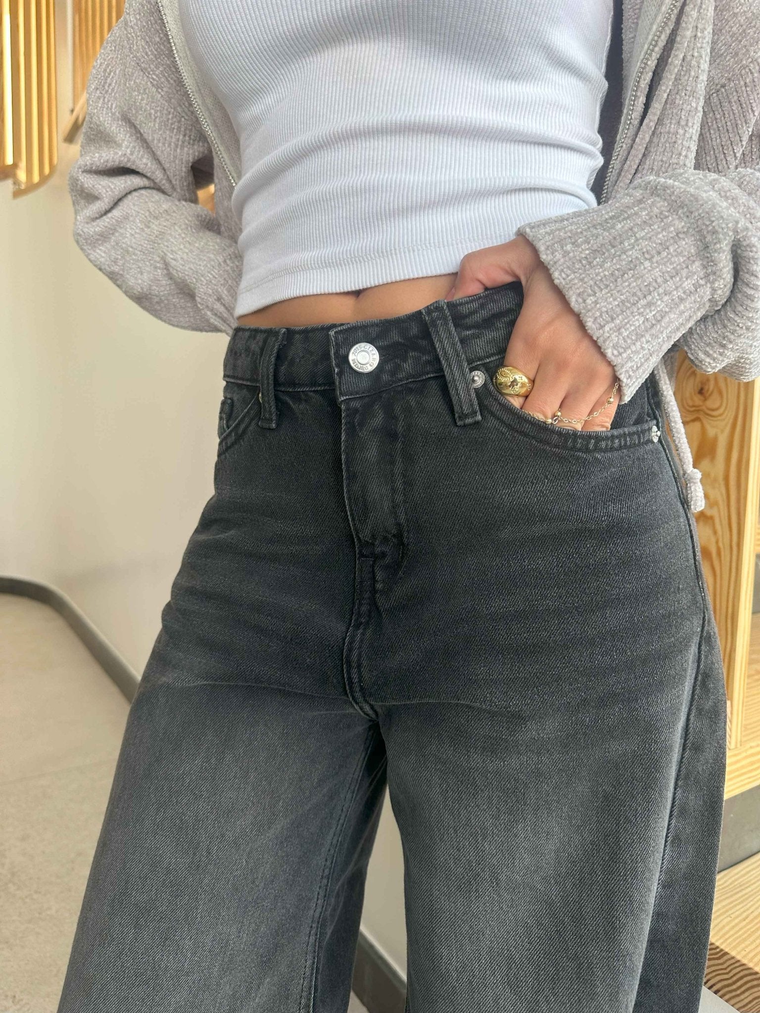 Super Baggy - Charcoal Black Jeans