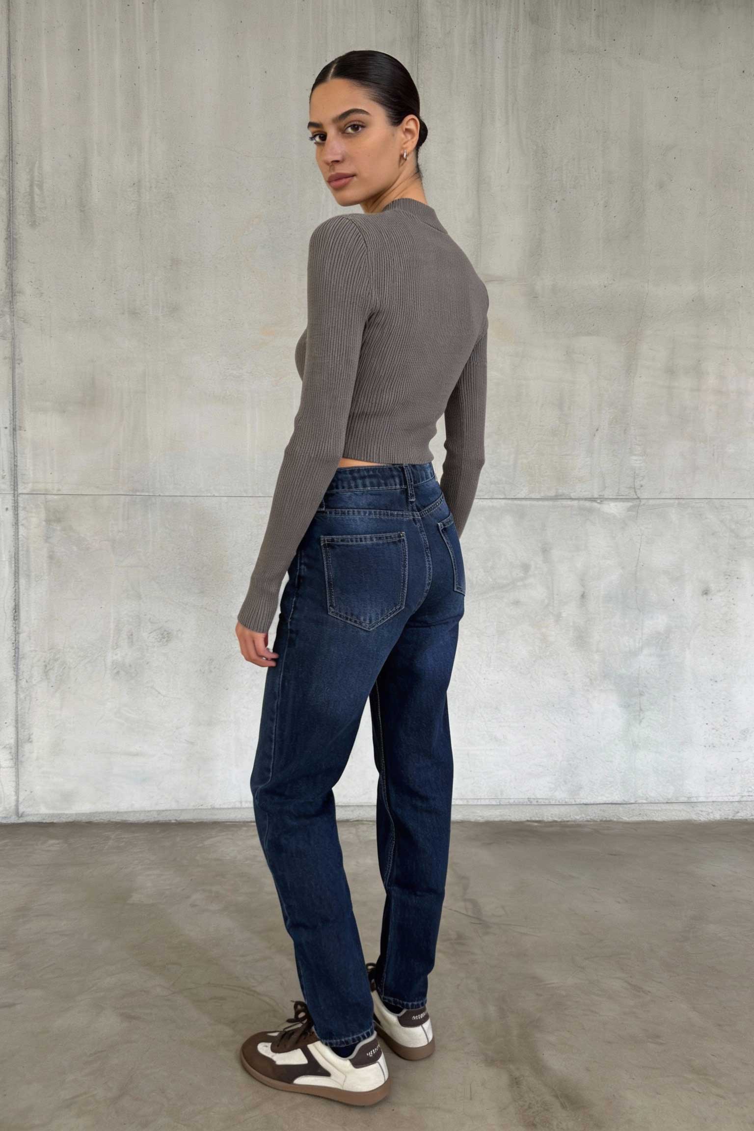 Mom Fit – High-Waist Navy Blue Jeans
