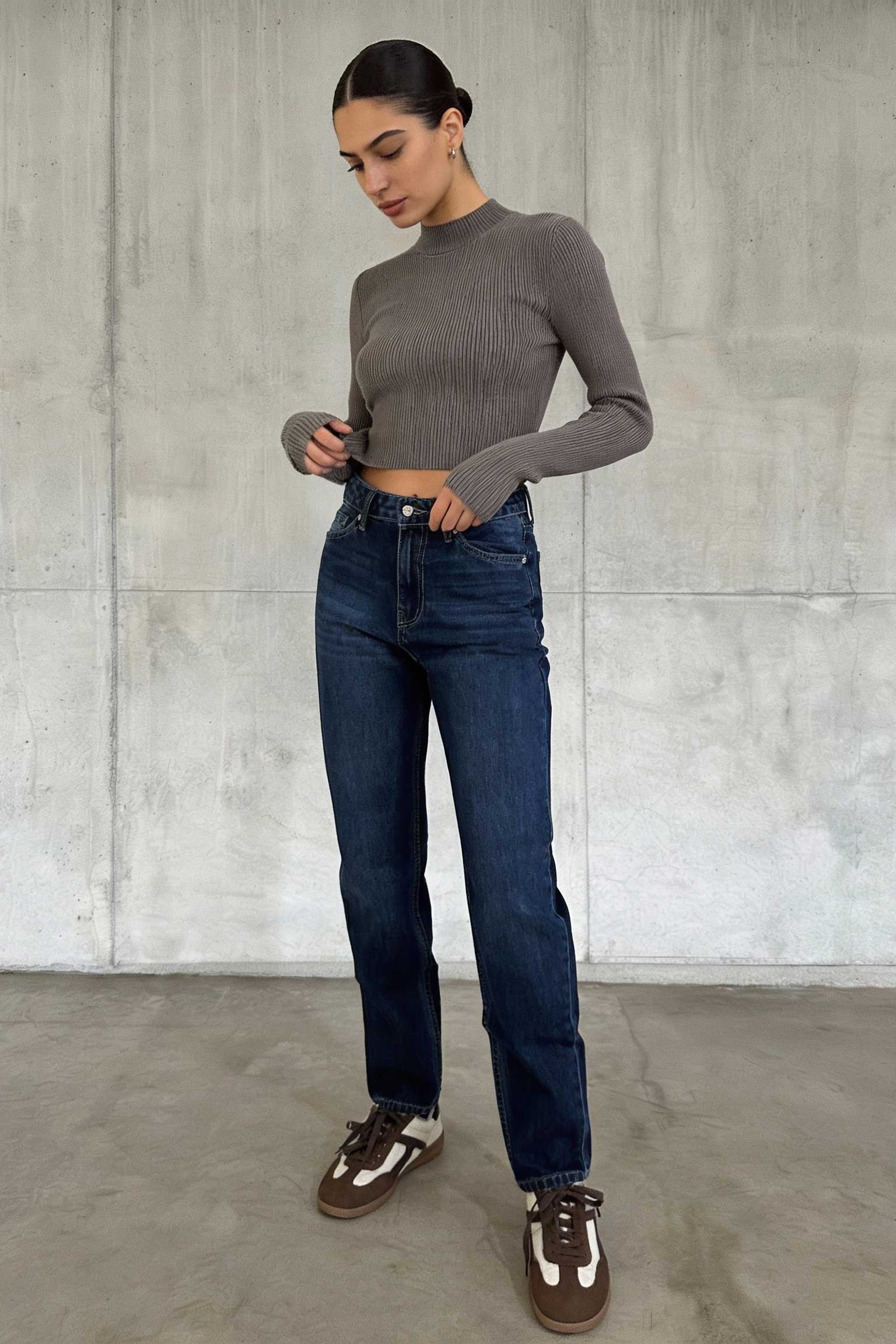 Mom Fit – High-Waist Navy Blue Jeans