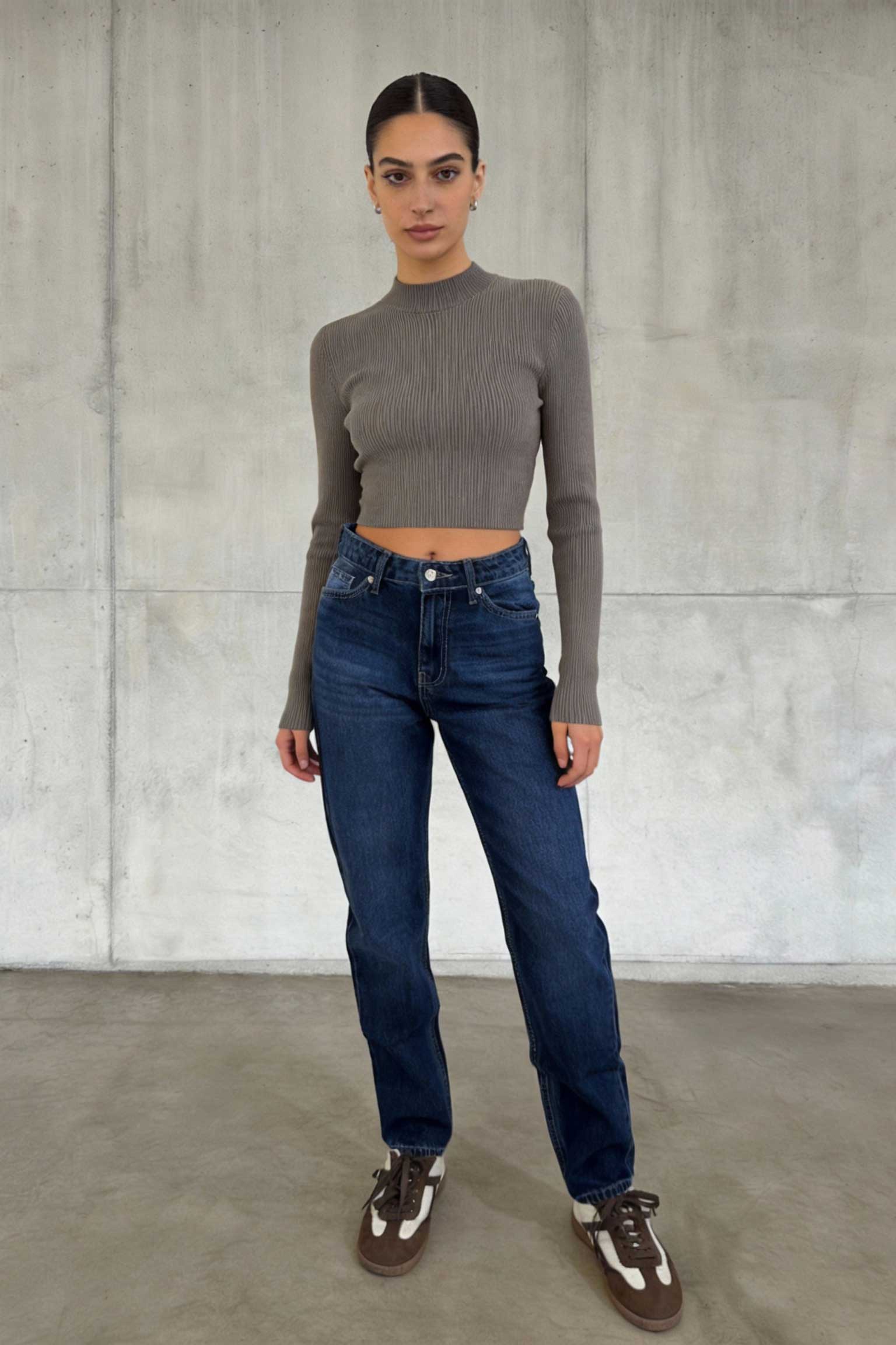 Mom Fit – High-Waist Navy Blue Jeans