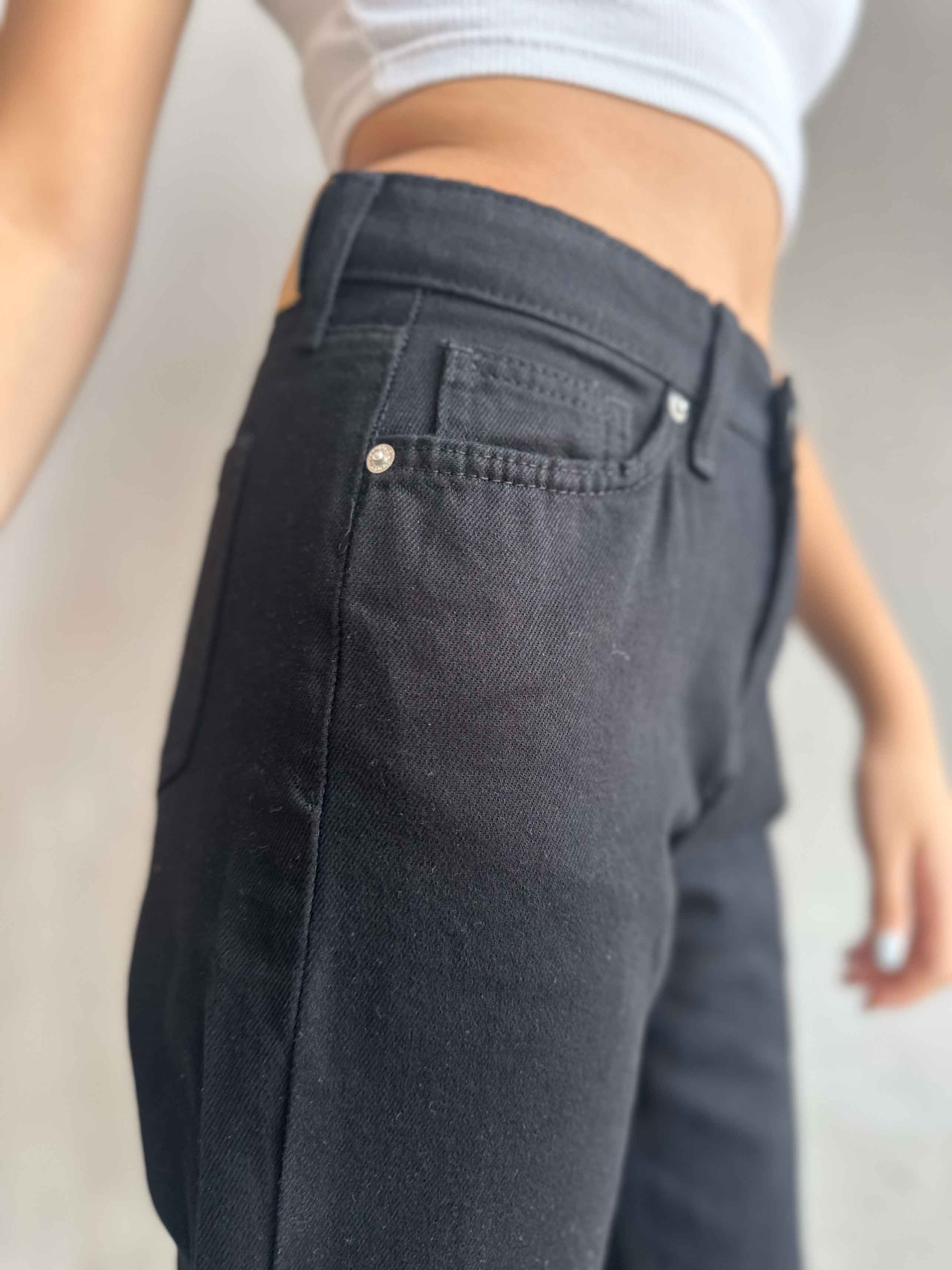 Mom-Fit - High-Waist Black. Mom-Fit CIZARO    - Cizaro Jeans