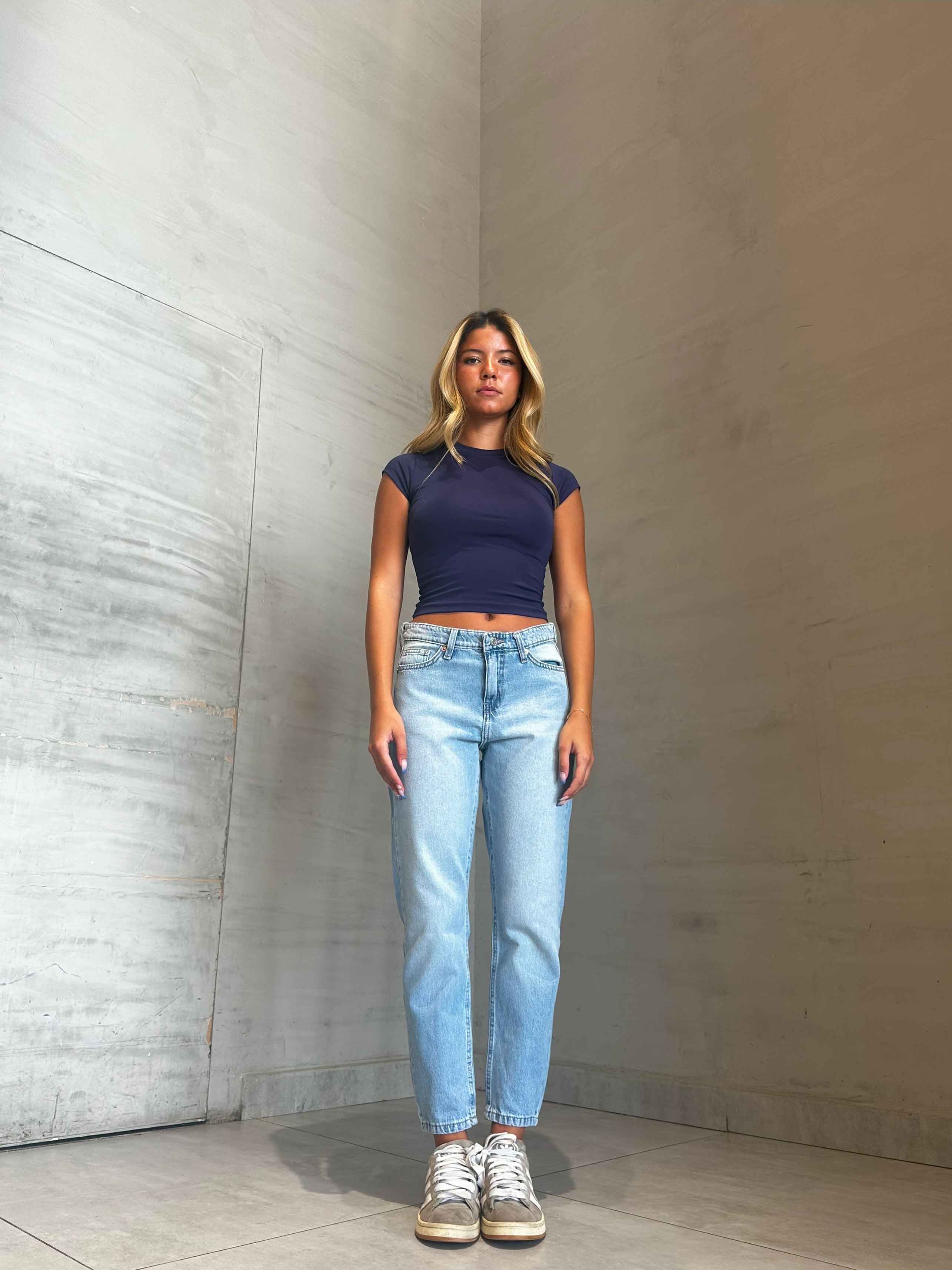 Mom Fit - Light Wash High-Waisted Jeans. Mom Fit CIZARO    - Cizaro Jeans