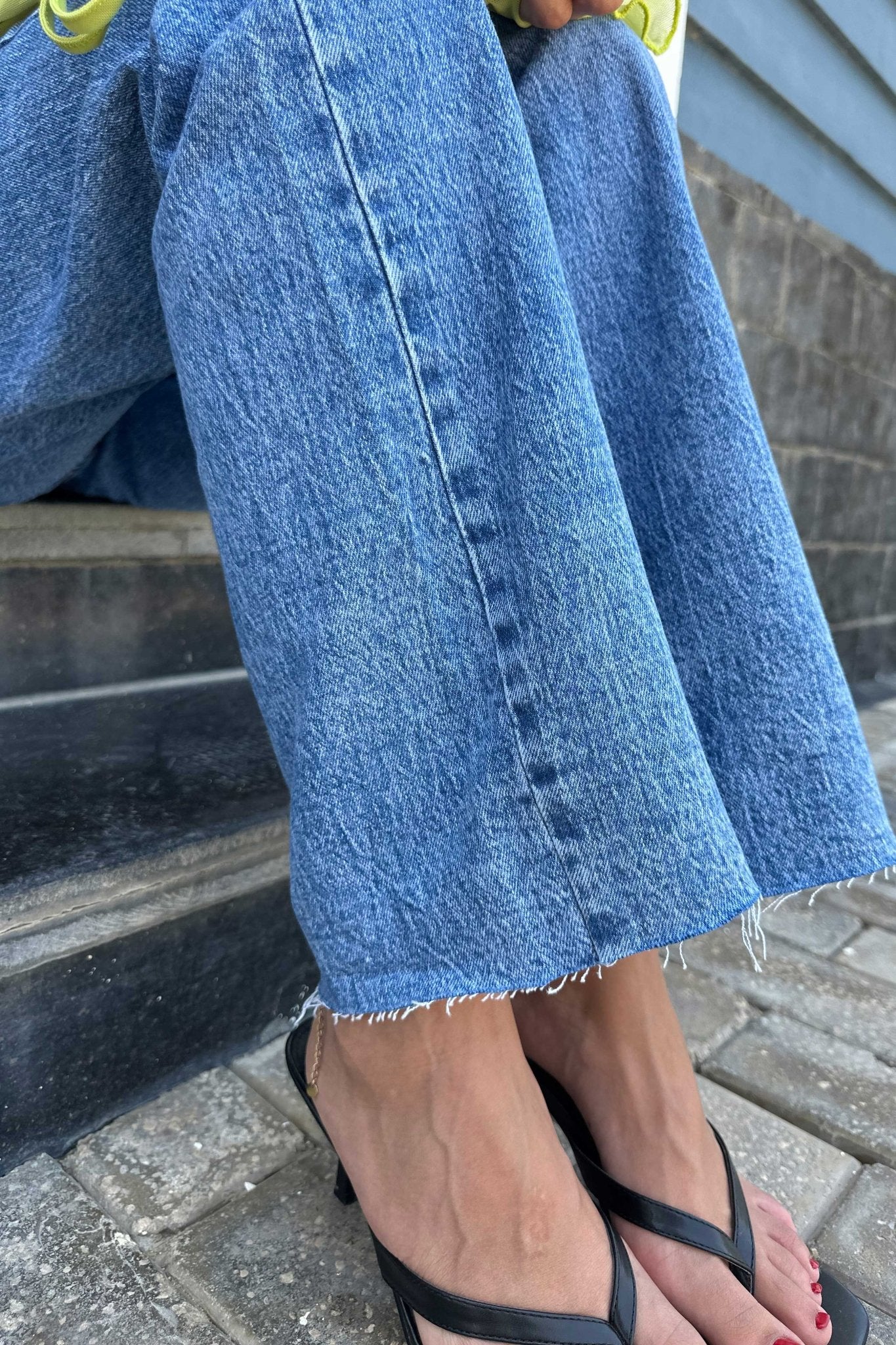 Ultra-Comfort | Straight-Leg - High-Waist Medium Acid Wash Blue Jeans with Raw Hem Straight CIZARO - Cizaro Jeans