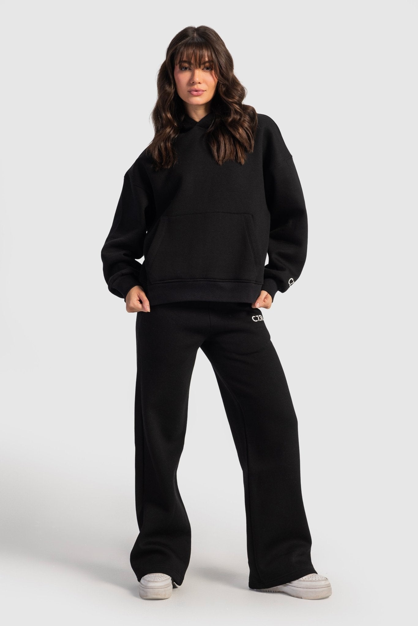 Wide-Leg Sweatpants In Black sweatpant CIZARO - Cizaro Jeans