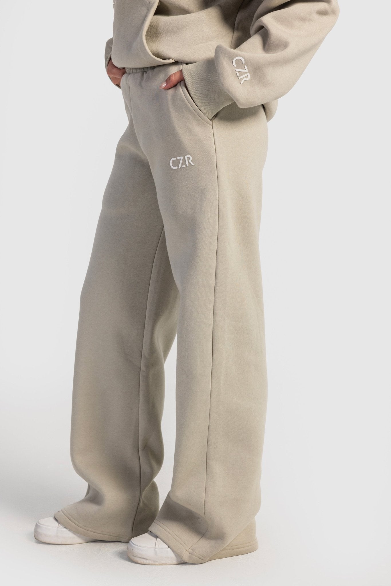 Wide-Leg Sweatpants In Ecru White sweatpant CIZARO - Cizaro Jeans