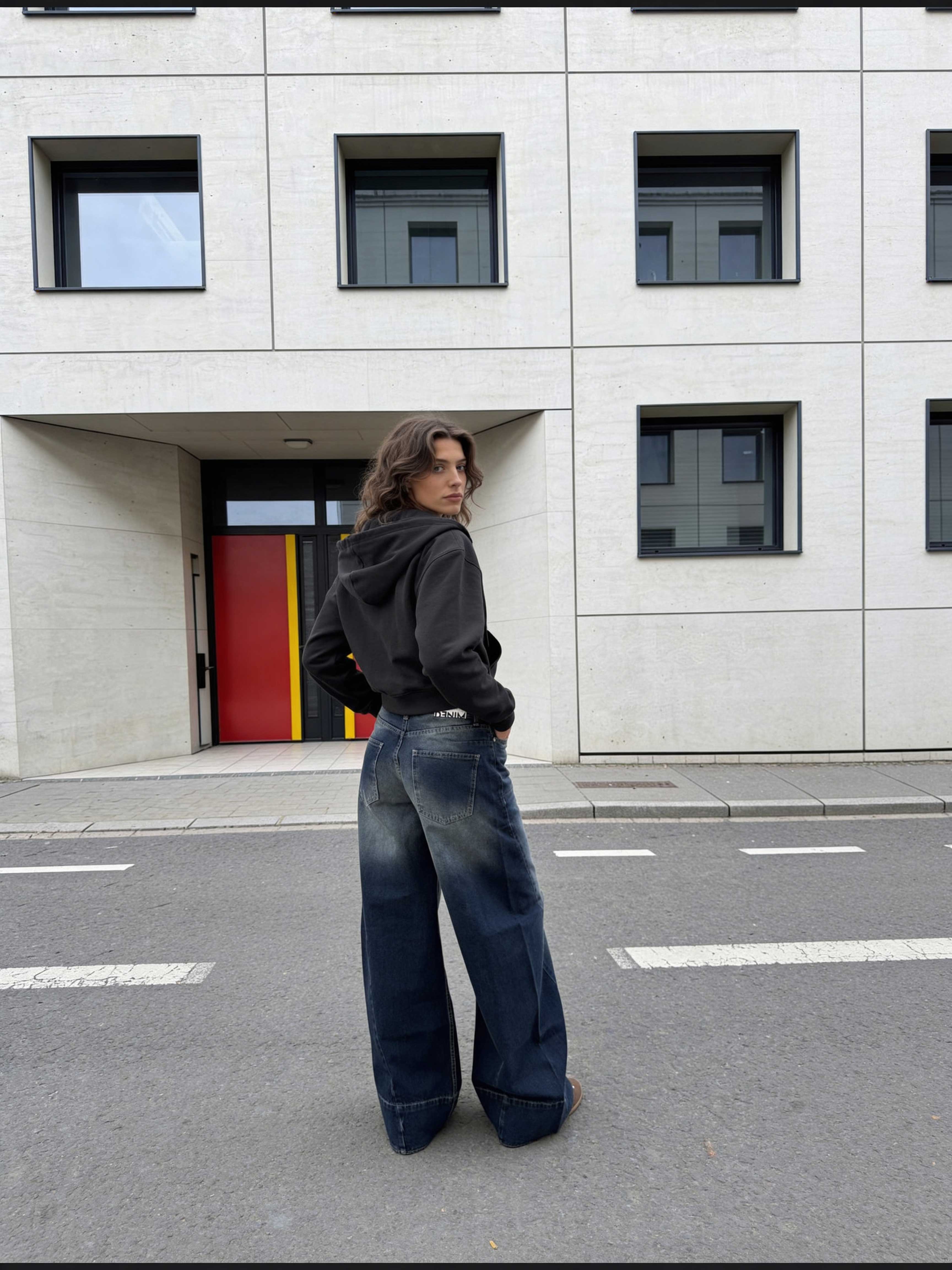 Extreme Wide-Leg – Mid-Rise Deep Vintage Blue Jeans