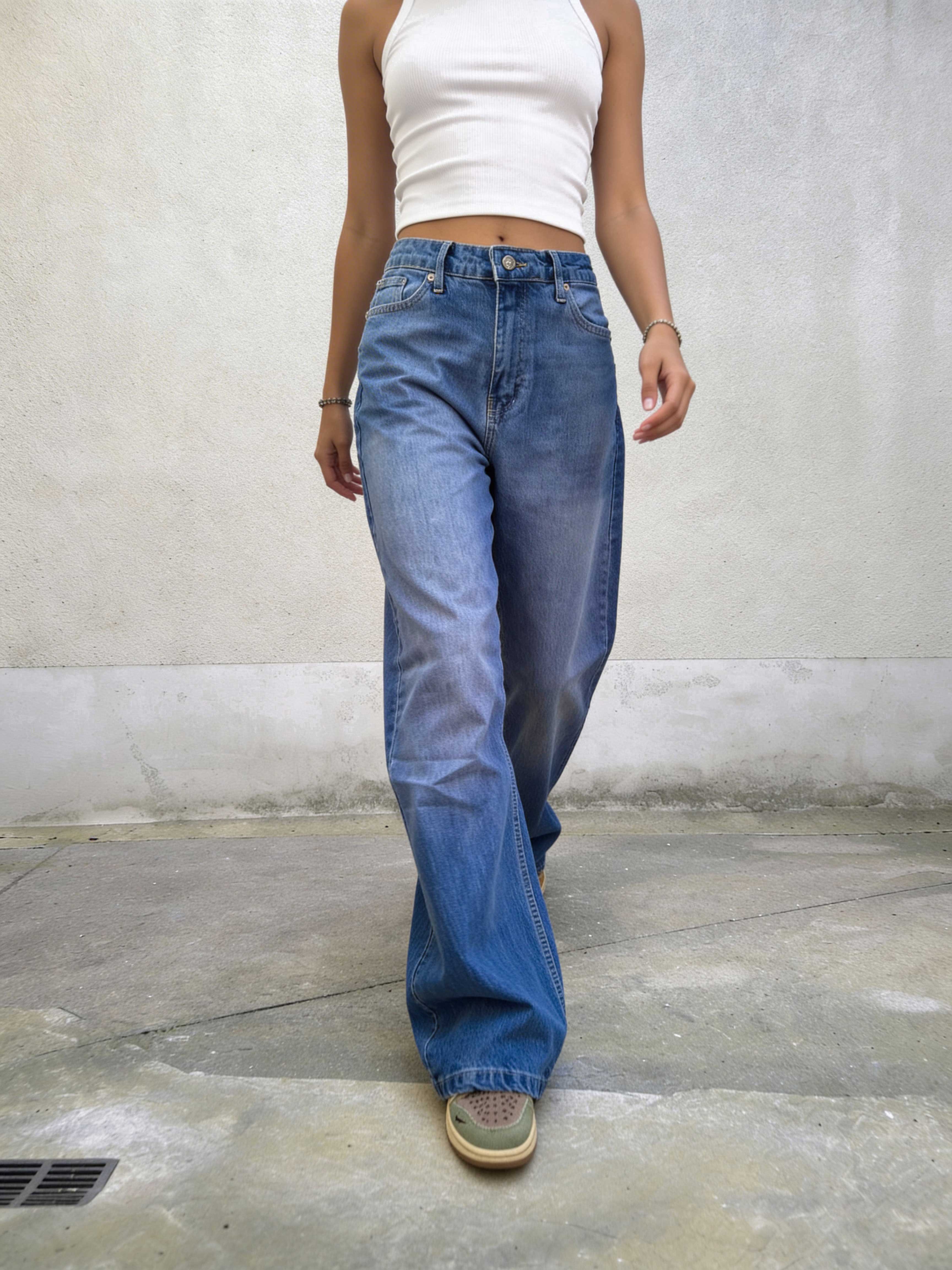 Ultra Comfort Wide-Leg – High-Waist Vibrant Blue Jeans