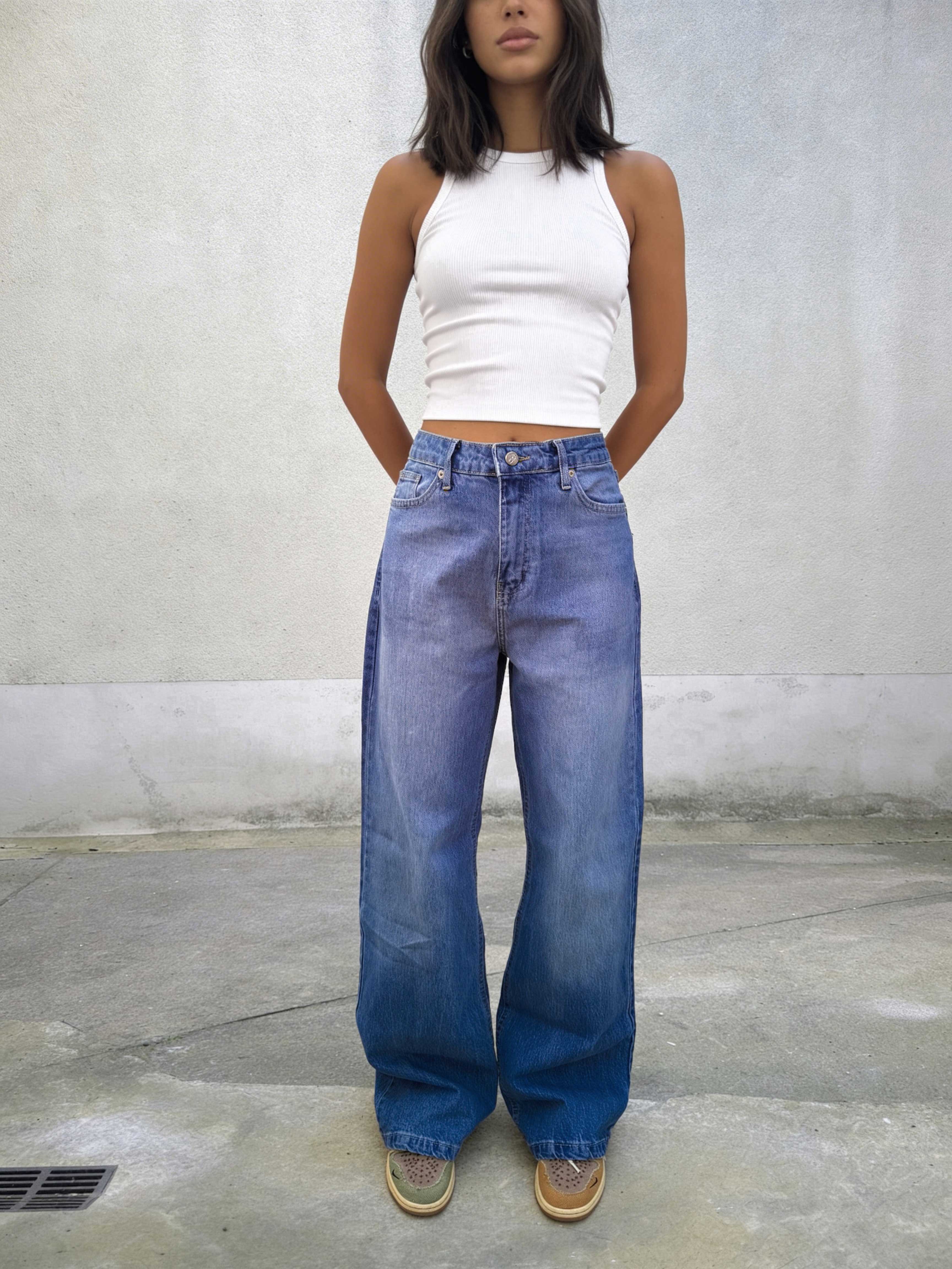 Ultra Comfort Wide-Leg – High-Waist Vibrant Blue Jeans