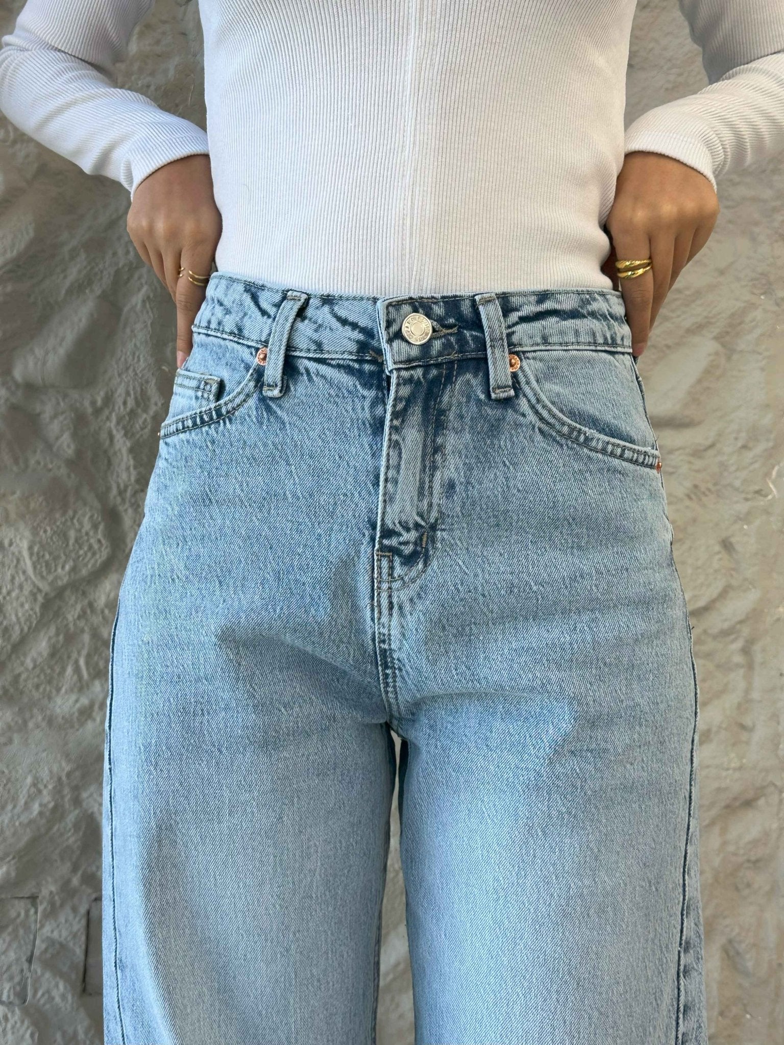 Wide Leg - Light Iced Blue Wash Jeans. Wide Leg CIZARO - Cizaro Jeans