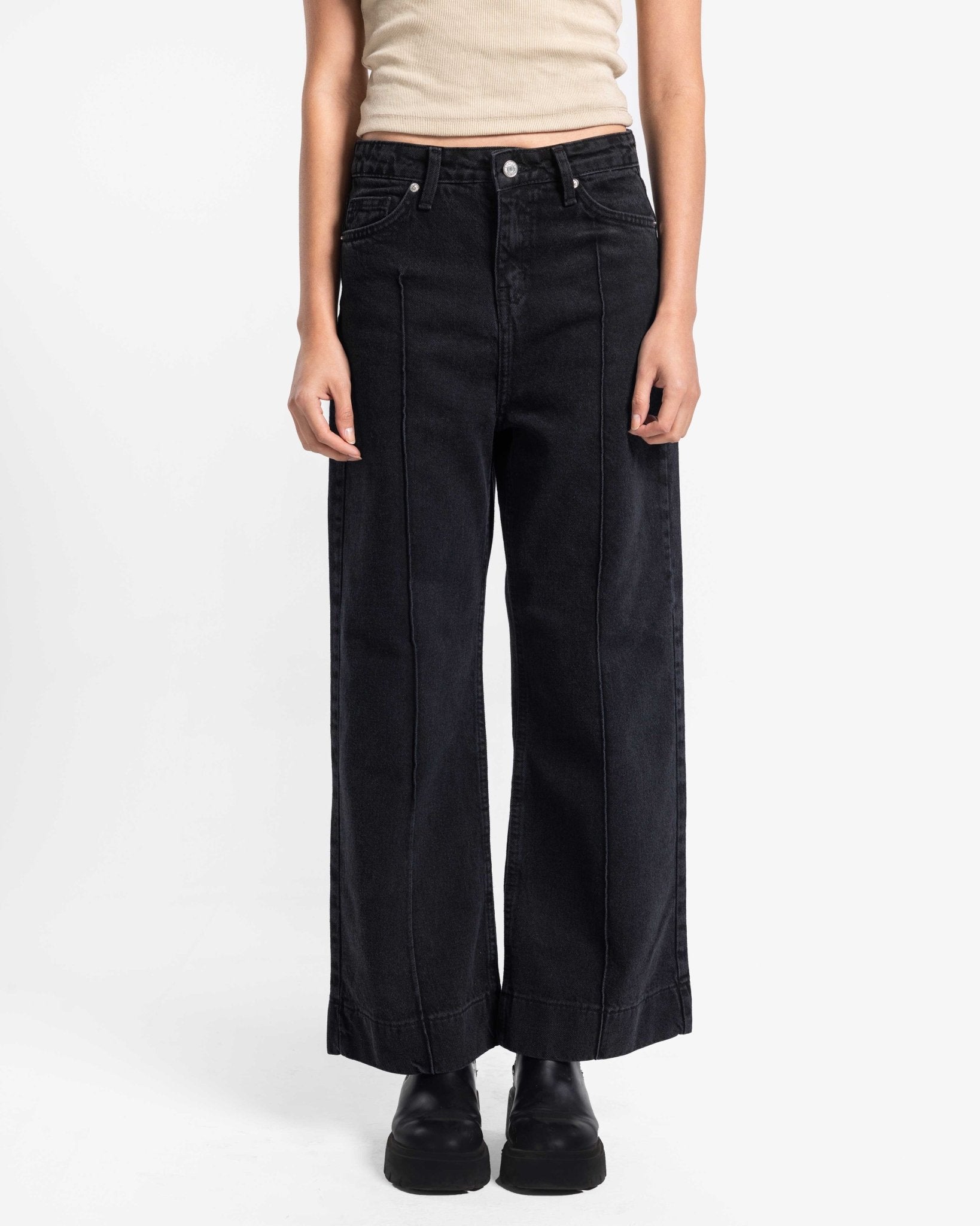 Cropped Wide Leg - Black Jeans. Wide Leg CIZARO - Cizaro Jeans