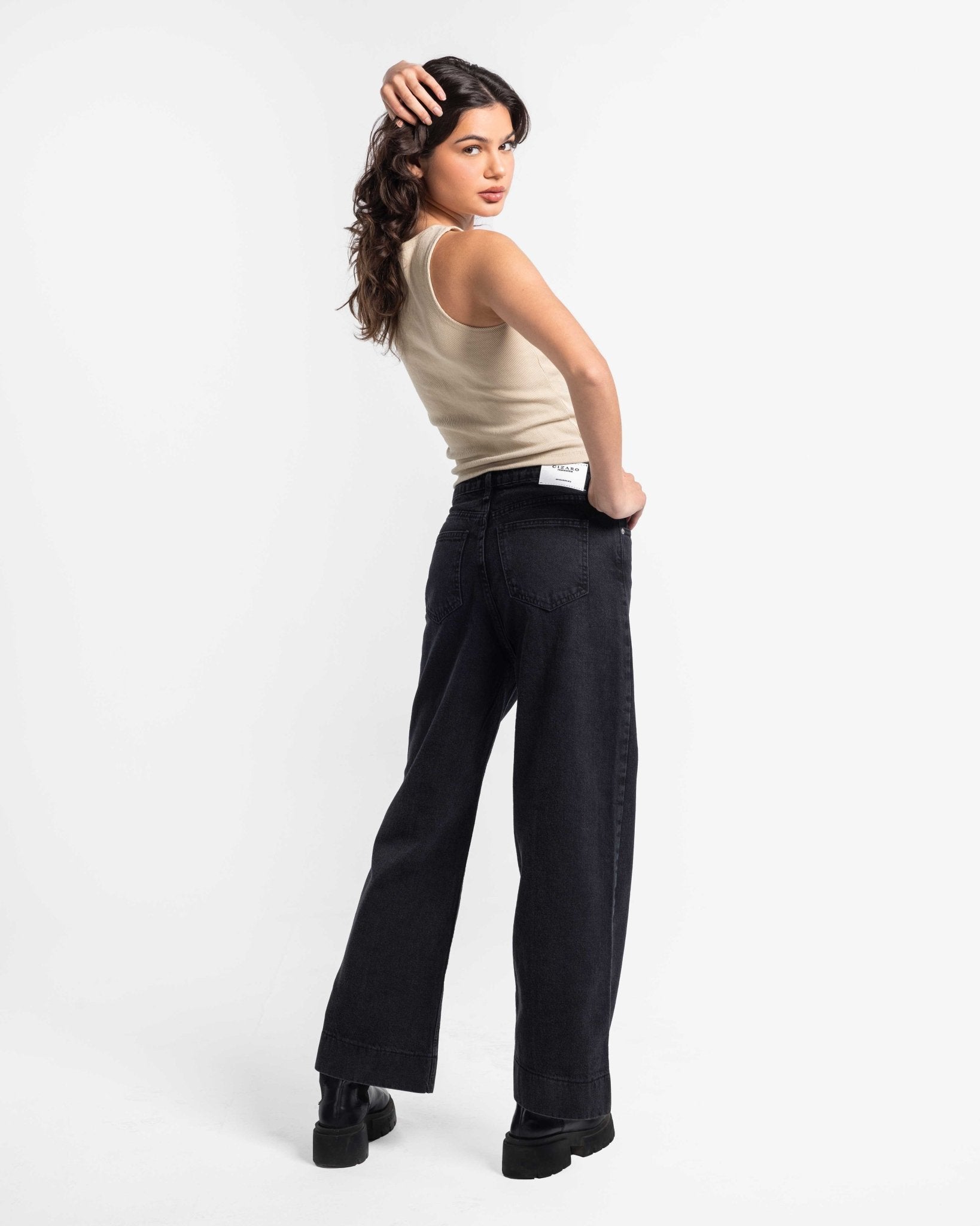 Cropped Wide Leg - Black Jeans. Wide Leg CIZARO - Cizaro Jeans