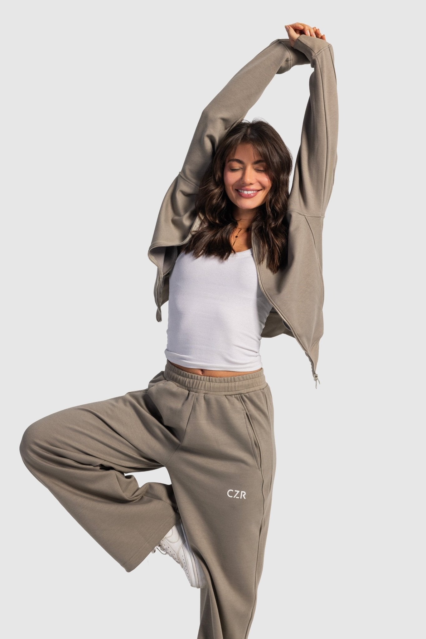 Full-Zip Oversized Hoodie – Olive Hoodie CIZARO - Cizaro Jeans