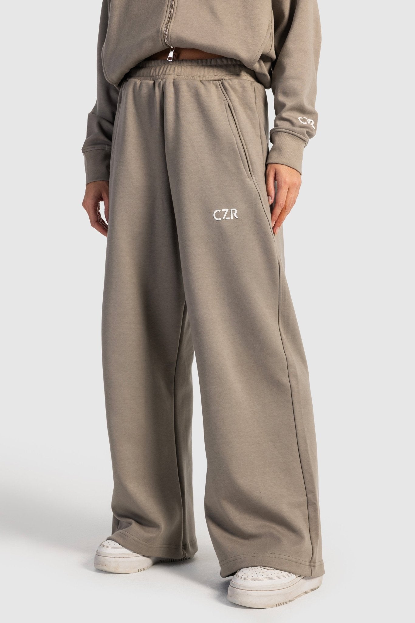 Relaxed Fit Wide-Leg Sweatpants – Olive pants CIZARO - Cizaro Jeans