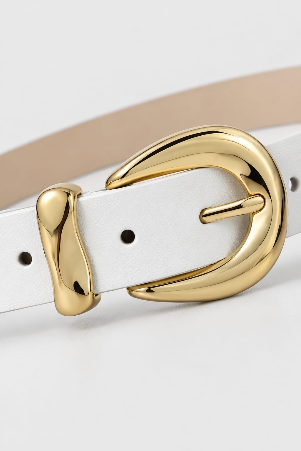 Belt | White Sculpted Gold Oval Buckle