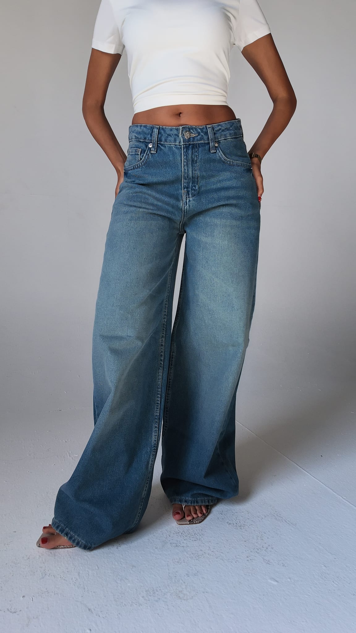 Women's Baggy Barrel High-Waist Vintage Blue Jeans – Cizaro (view 7)
