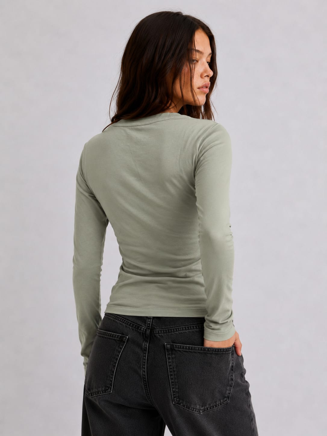 Long sleeve V-Neck Basic Top – Olive Basic top CIZARO - Cizaro Jeans