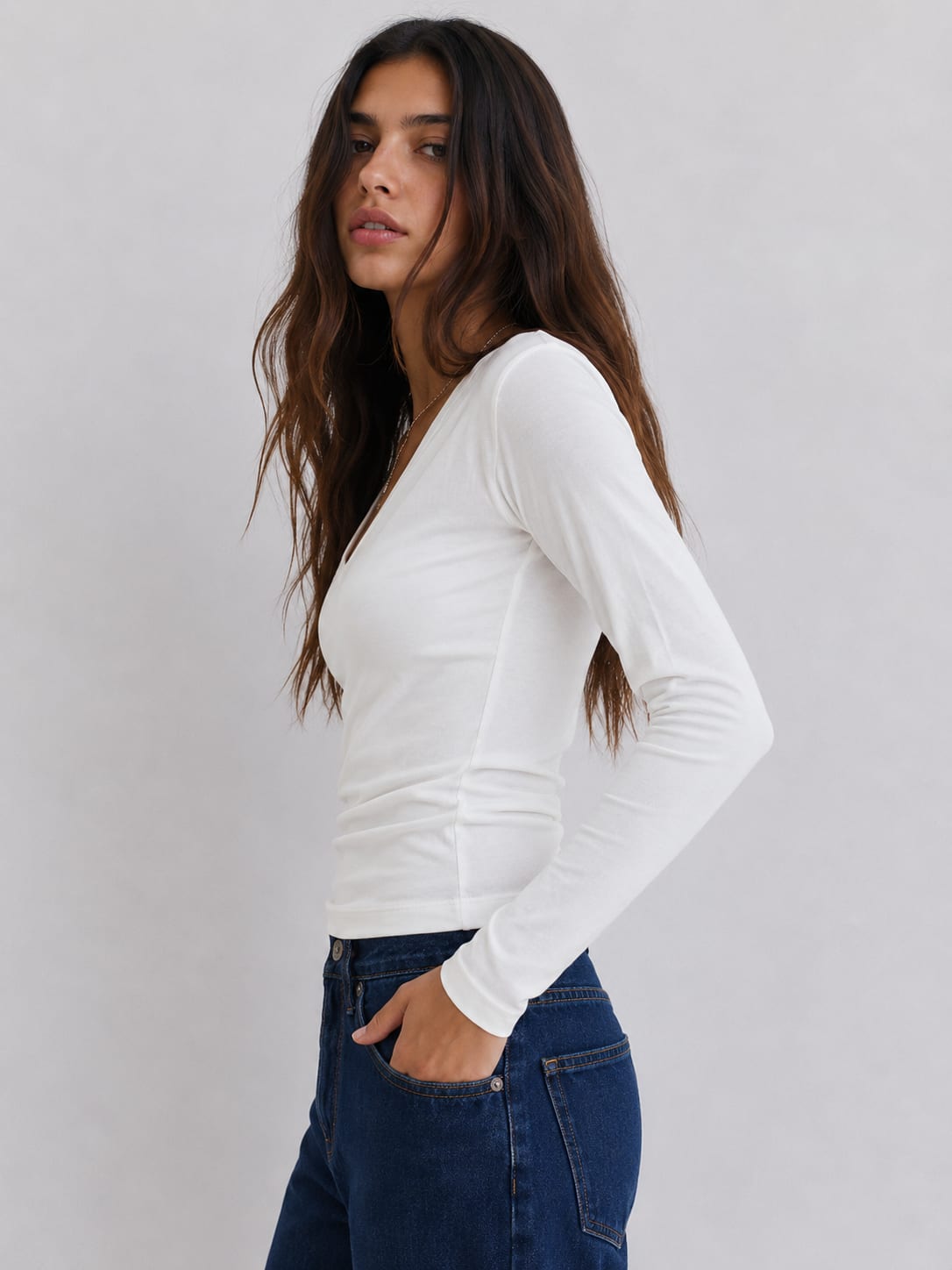 Long sleeve V-Neck Basic Top – White Basic Top CIZARO - Cizaro Jeans
