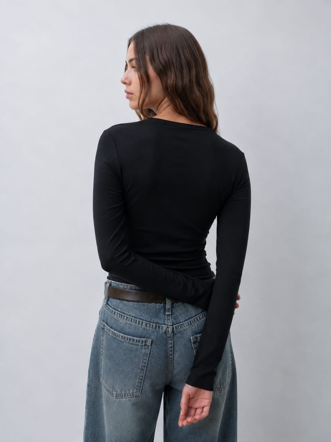 Women Long Sleeve Black Scoop Neck Basic Top