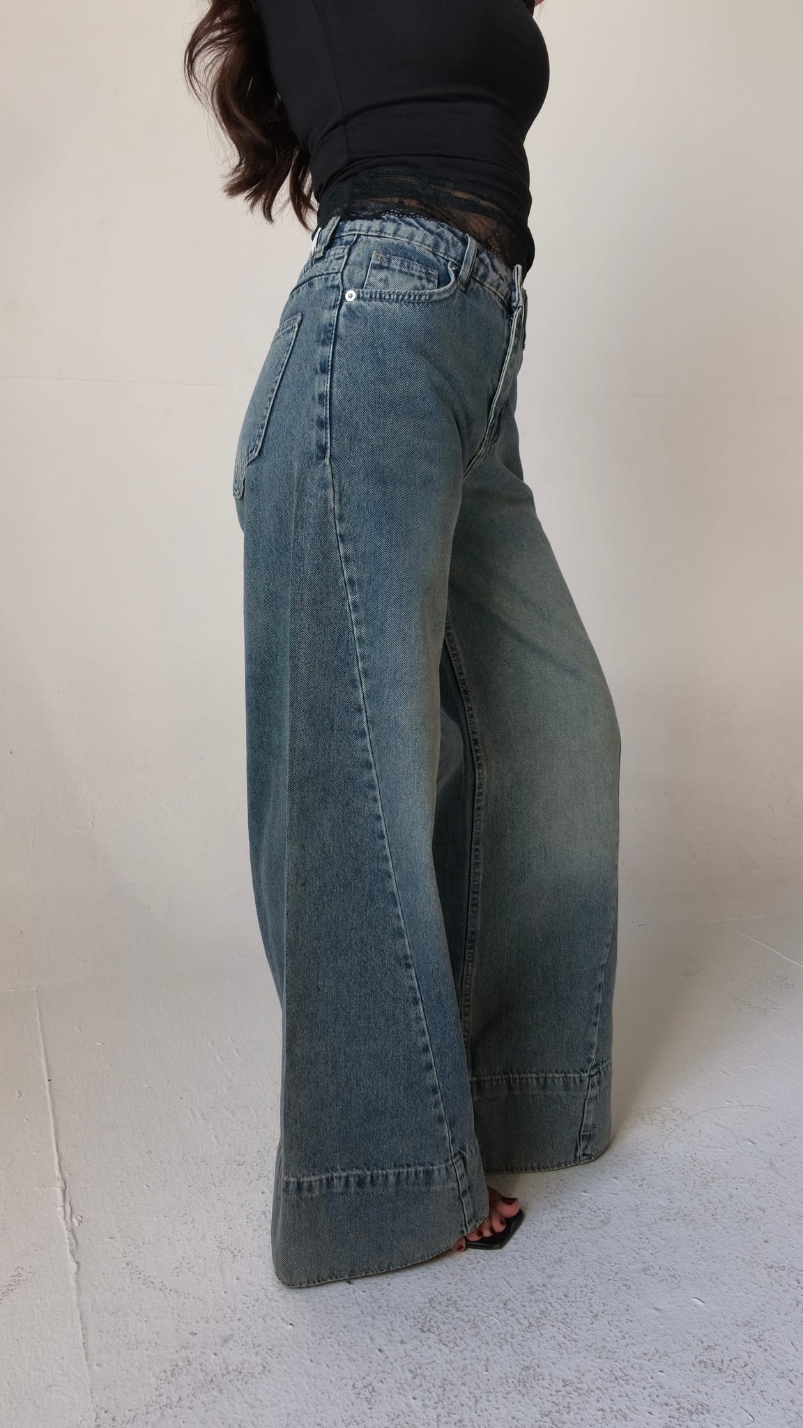 Extreme Wide-Leg High-Waist Light Vintage Blue Jeans