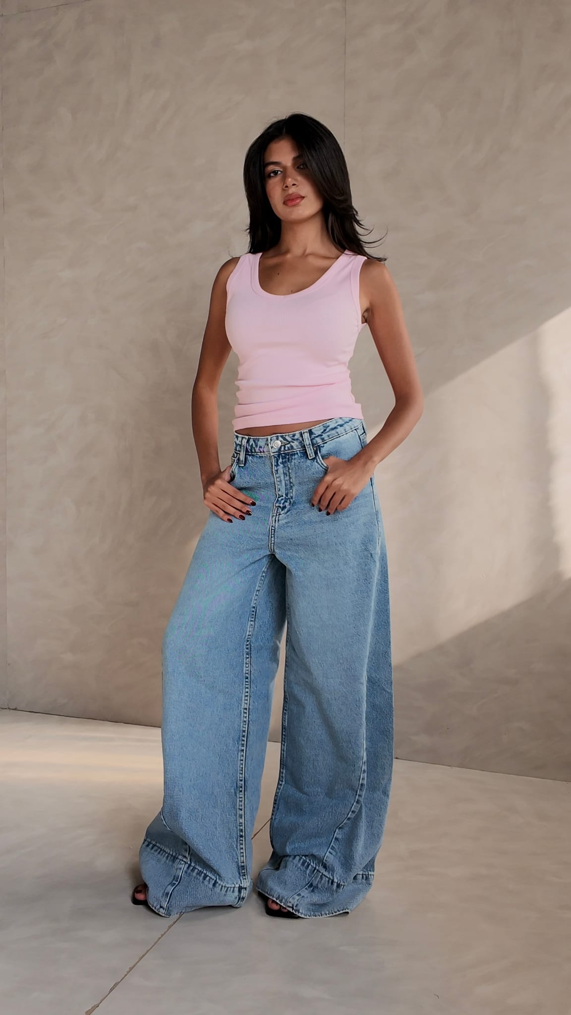 Women's Extreme Wide Leg High-Waist Light Vintage Blue Jeans – Cizaro (view 1)