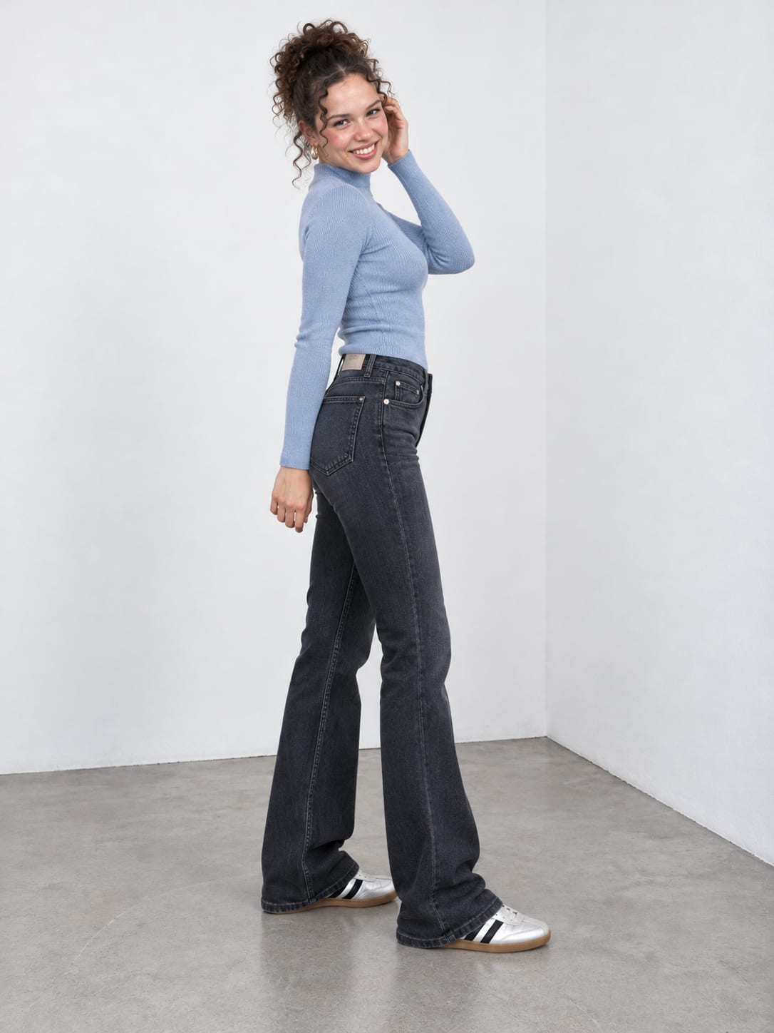 Flare High-Waist – Mid Smoke Gray Jeans