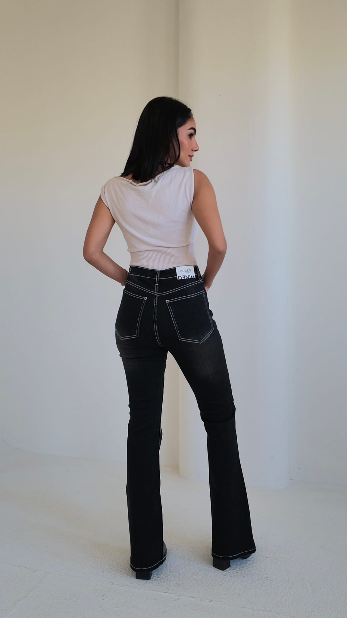 Flare – High Waist Washed Black Jeans