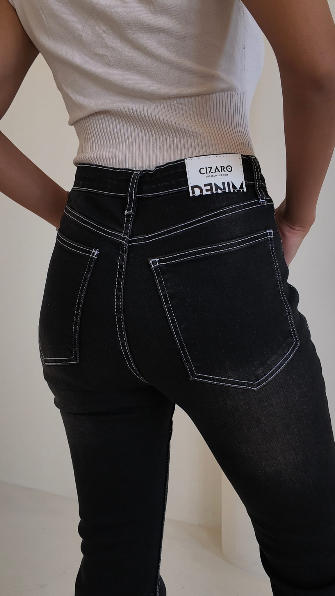 Flare – High Waist Washed Black Jeans