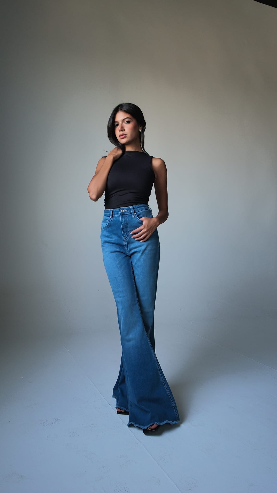 Super Flare – High-Waist Dark Vintage Blue Jeans Super Flare CIZARO - Cizaro Jeans