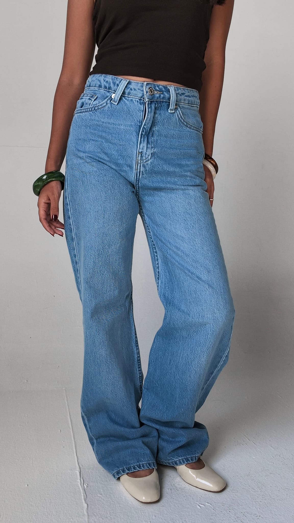 Wide-Leg High-Waist Light Wash Blue Jeans Wide-leg Cizaro - Cizaro Jeans