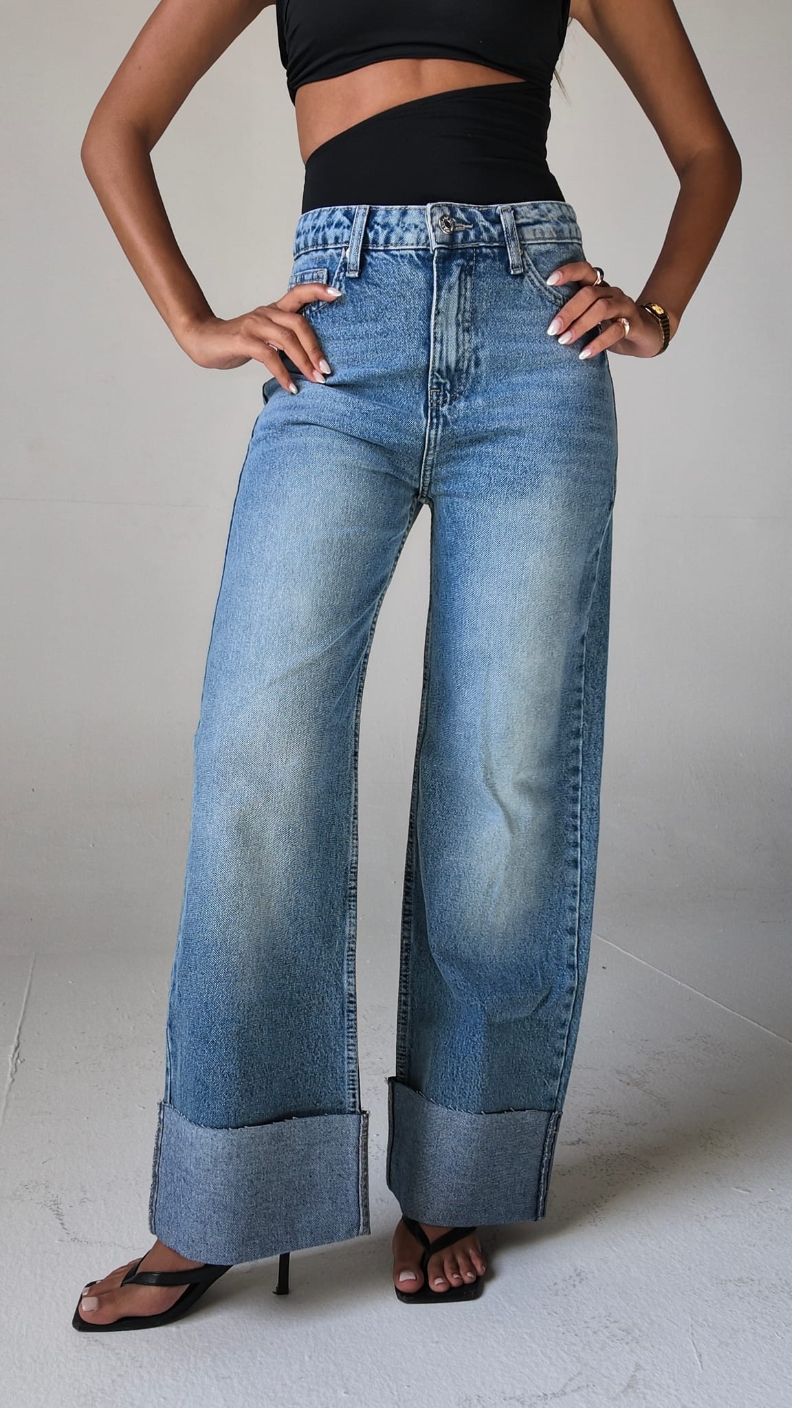 Wide leg High waist Raw Hem light vintage blue jeans